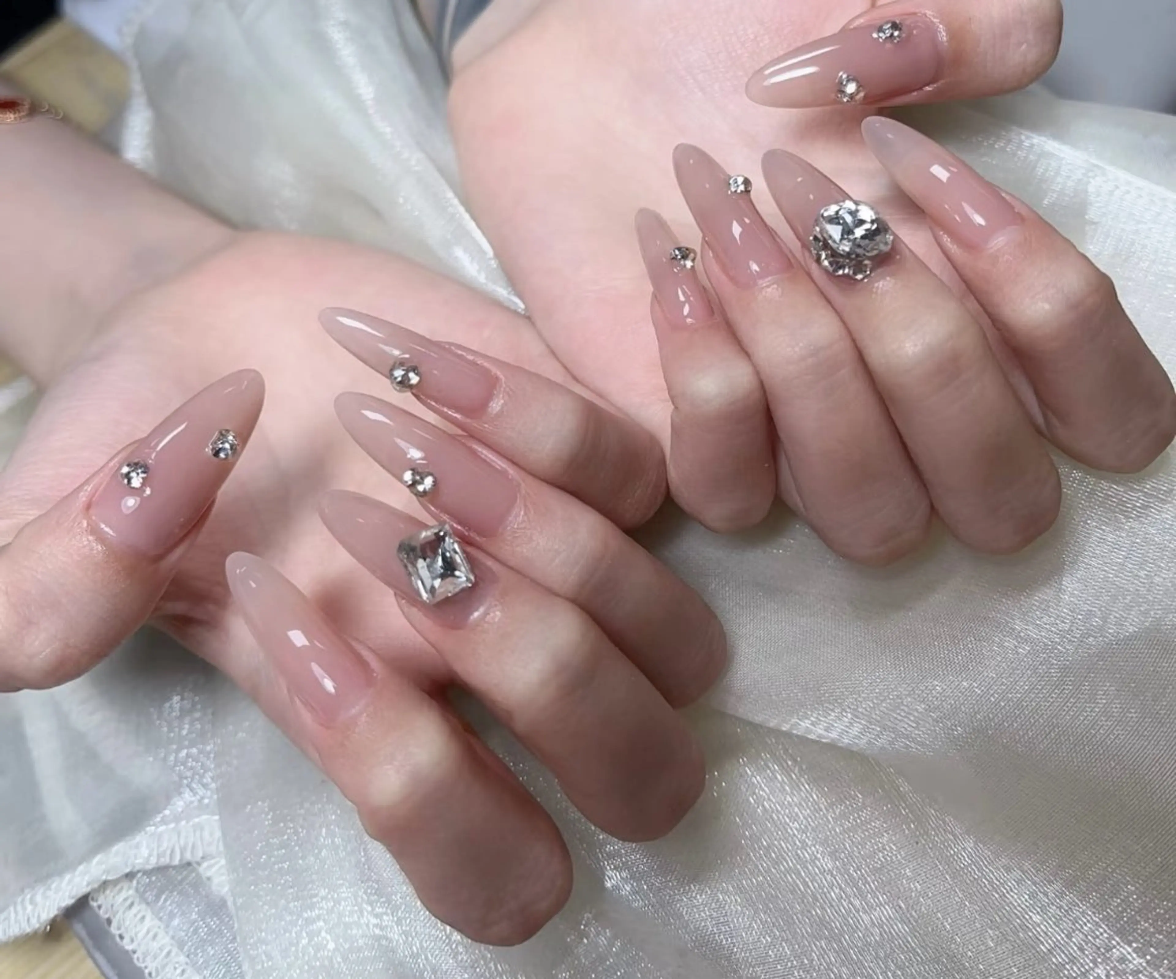 ネイル アートネイル チークネイル 長さ出し フラッシュネイル キラキラネイル ハンドネイル ハンドケア For you. Nail Salonのネイルデザイン