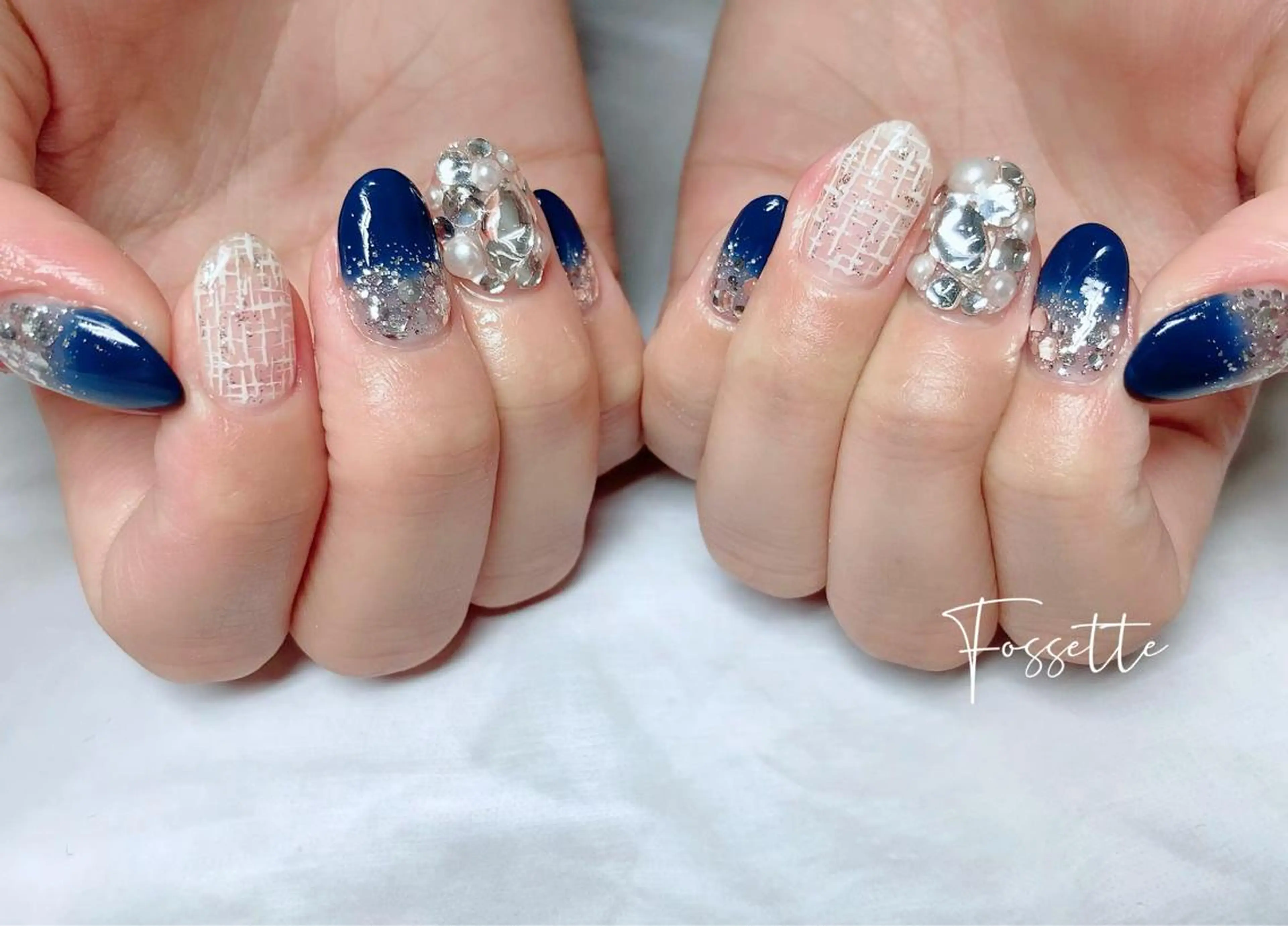 ネイル グラデーション ホログラムネイル キラキラネイル ネイビー ツイードネイル nailsalon Fossetteのネイルデザイン