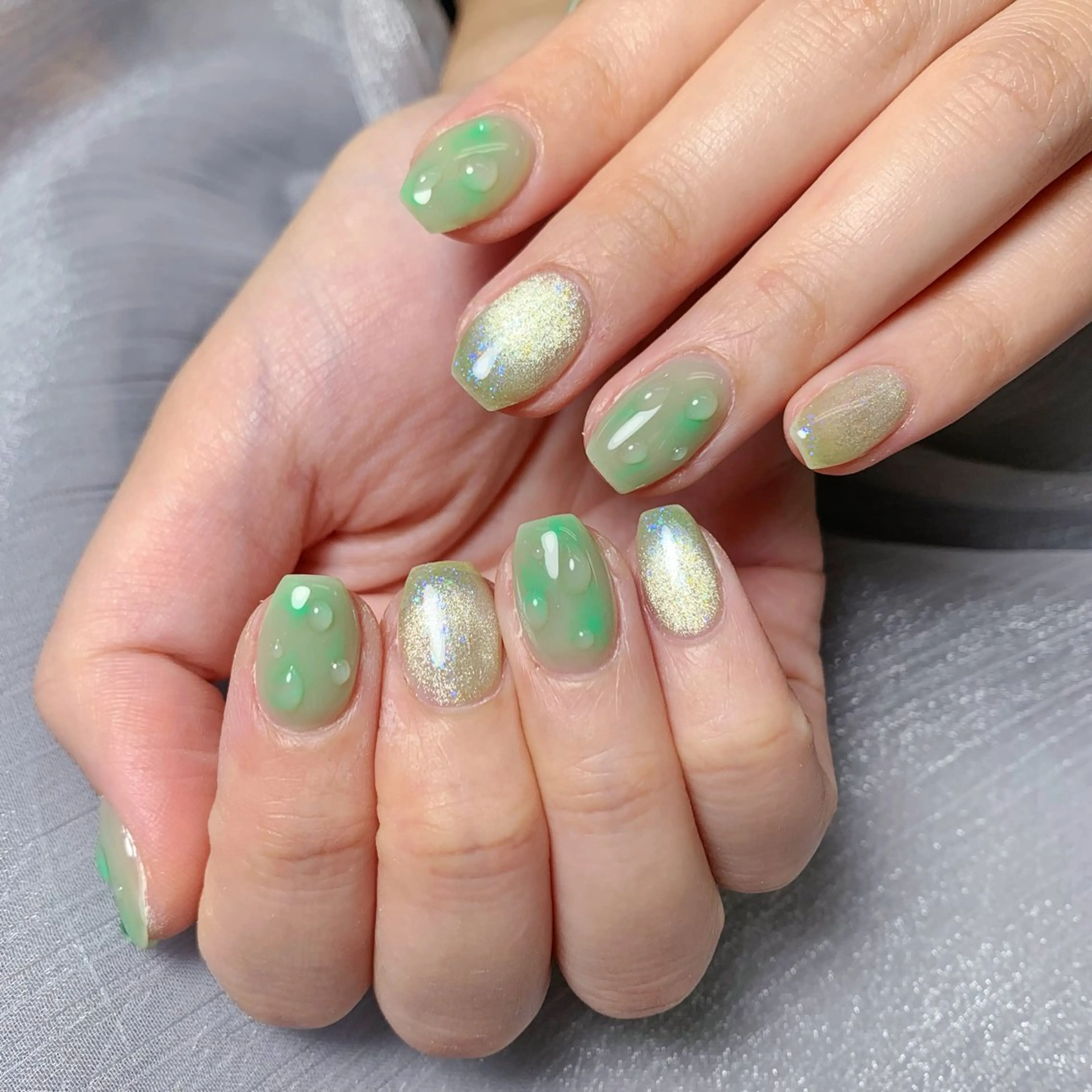 ネイル ブルー グラデーション キラキラネイル 韓国ネイル ラメ(グリッター) ハンドネイル なつみ wooのネイルデザイン