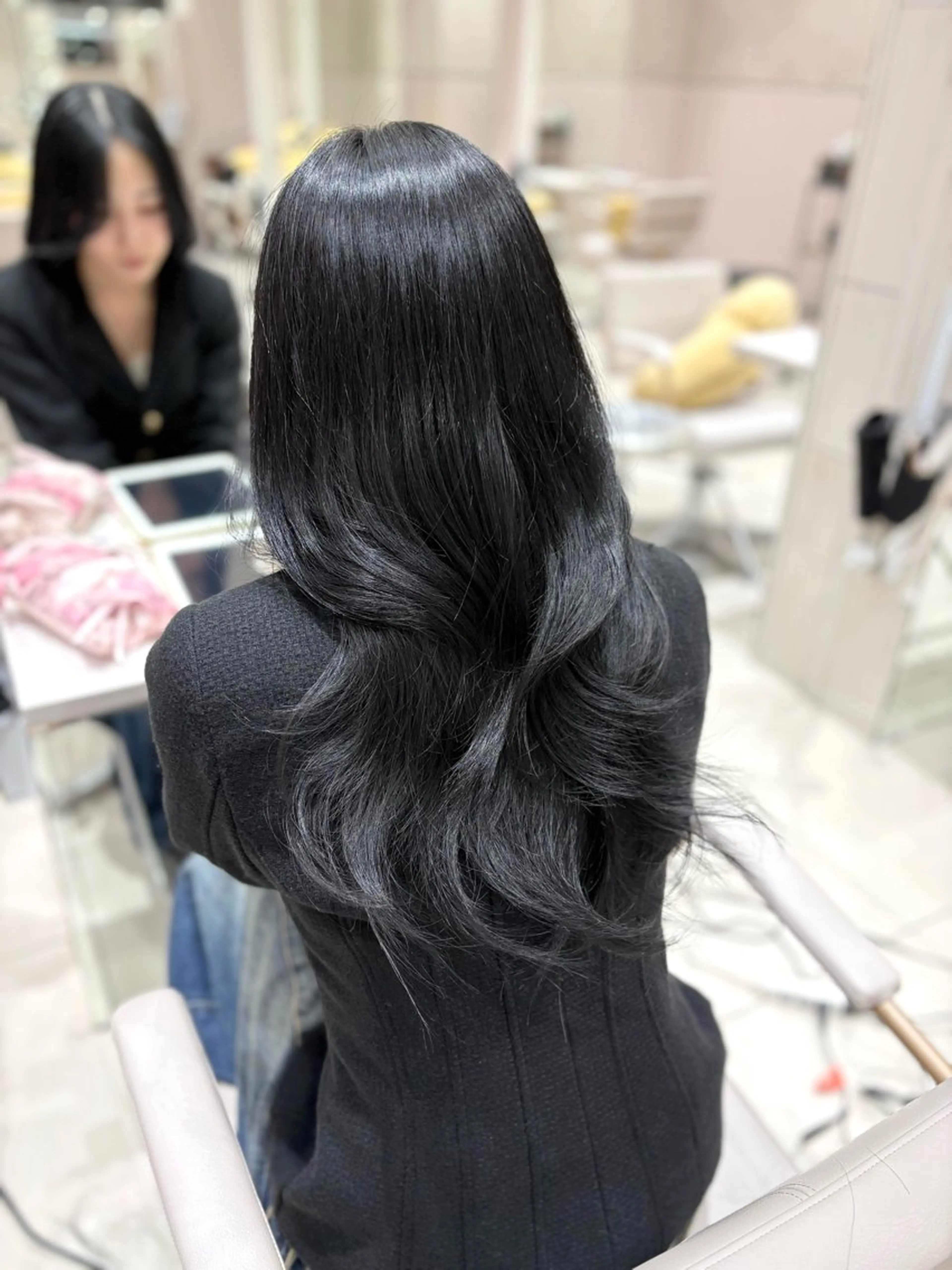 ロング カラー 黒髪 ブリーチ ブルーカラー ブルーブラック 銀座/レイヤー/ 透明感カラー✨りくのヘアスタイル