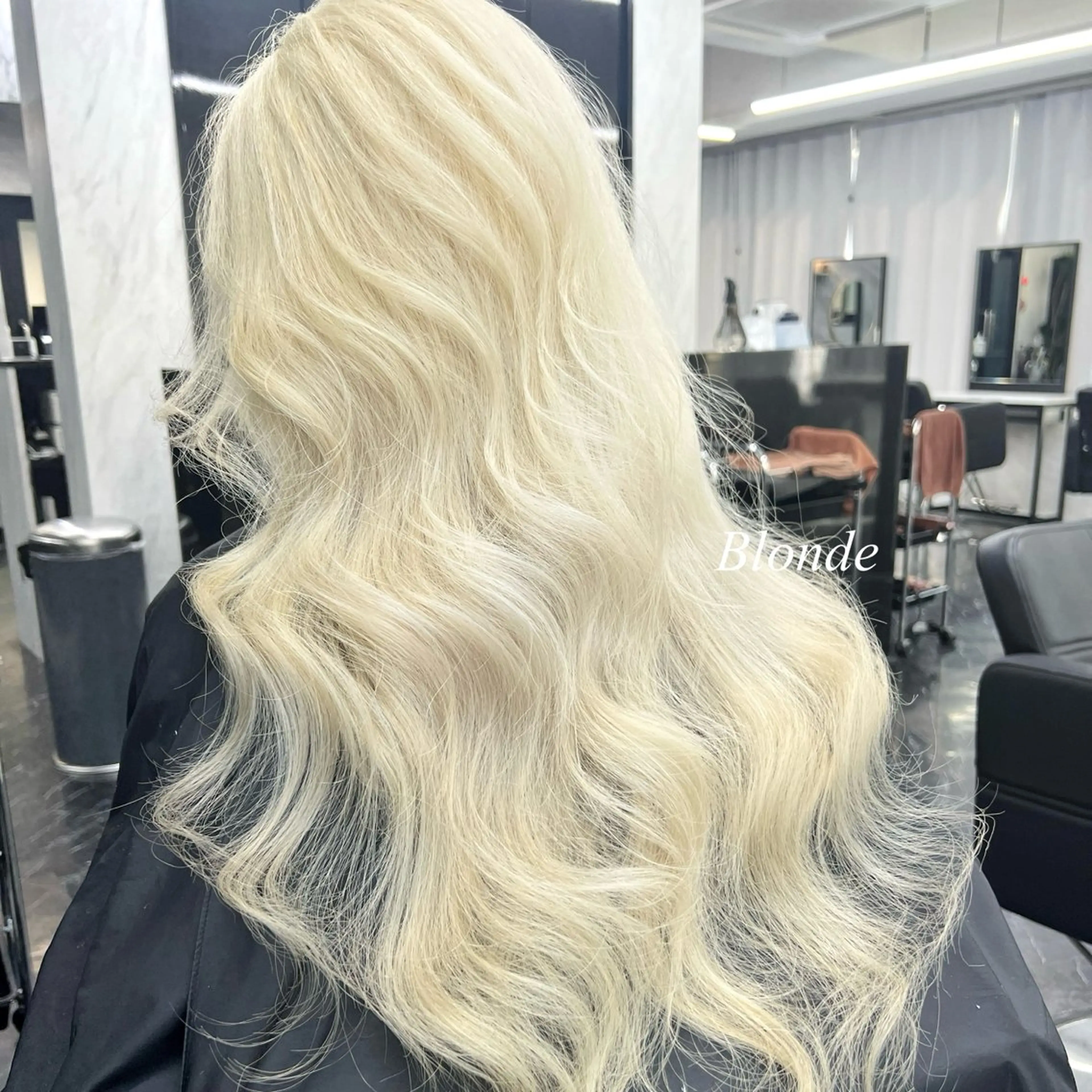 ロング カラー シールエクステ ハイトーンカラー エクステ ヘアカラー トリートメント シールエクステ特化 ハイトーン、NANAのヘアスタイル