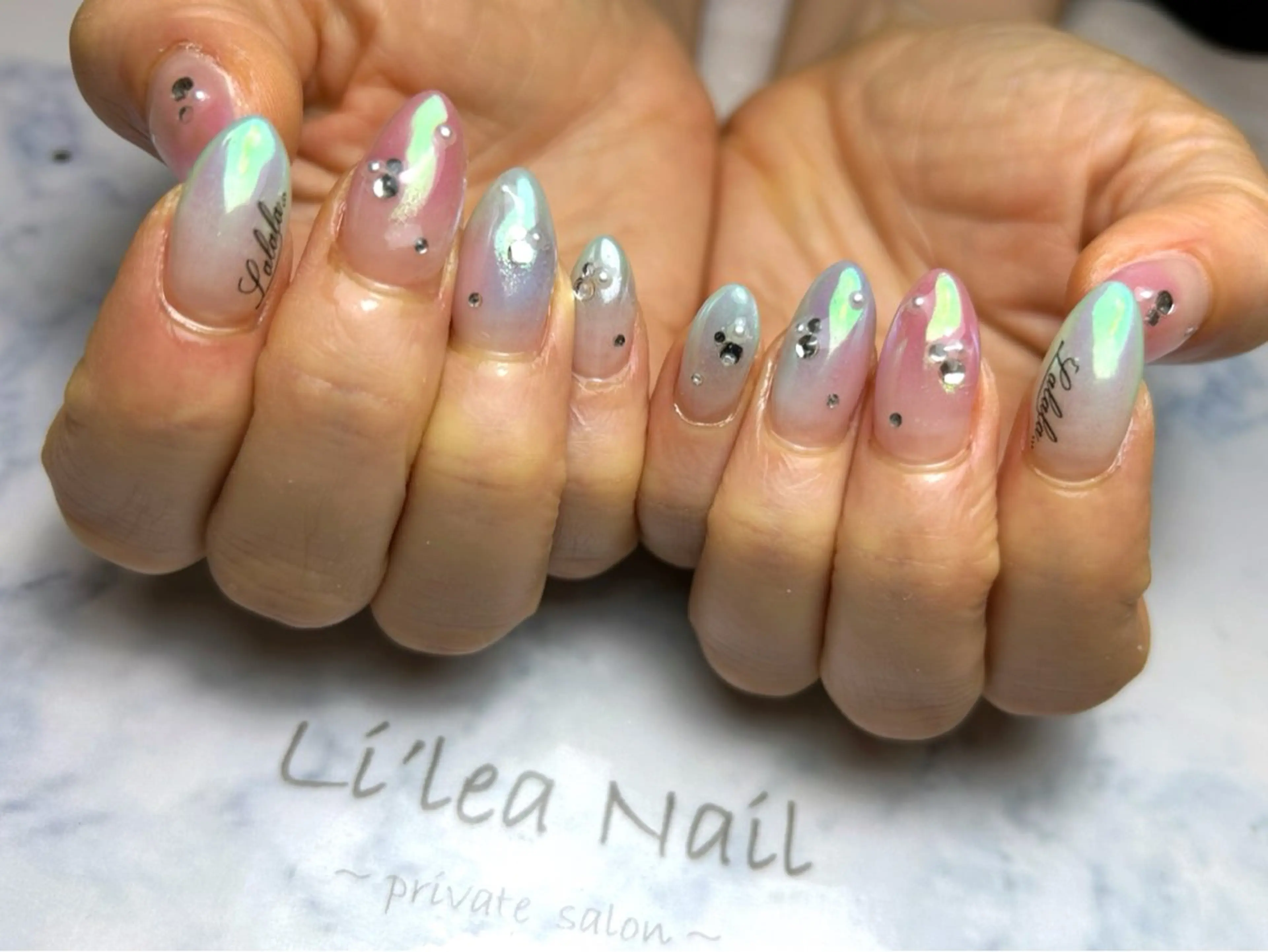 ネイル ハンドネイル Li'leaNail AINAのネイルデザイン