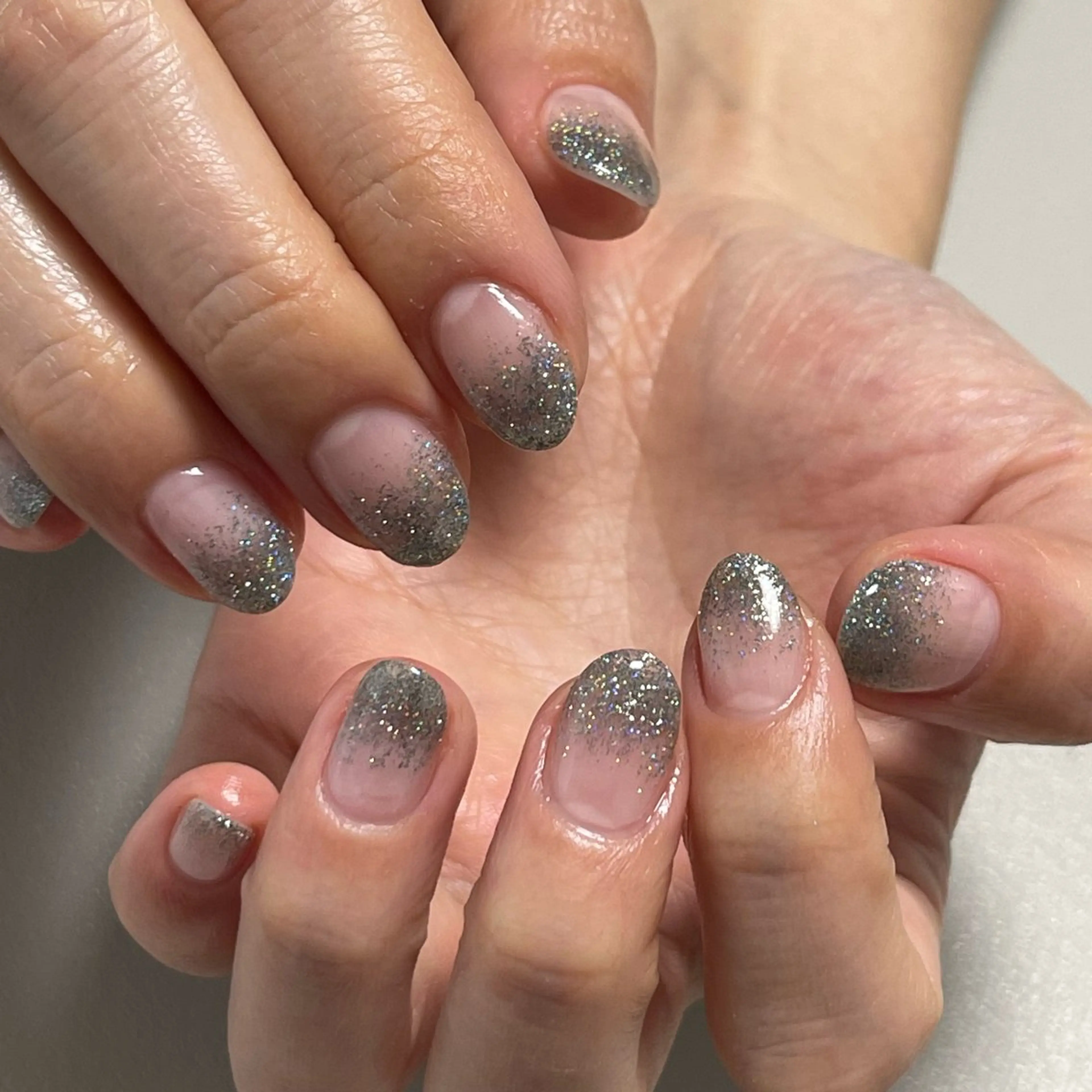 ネイル フラッシュネイル ラメ(グリッター) ラメグラデーション ハンドネイル Luccica nailのネイルデザイン