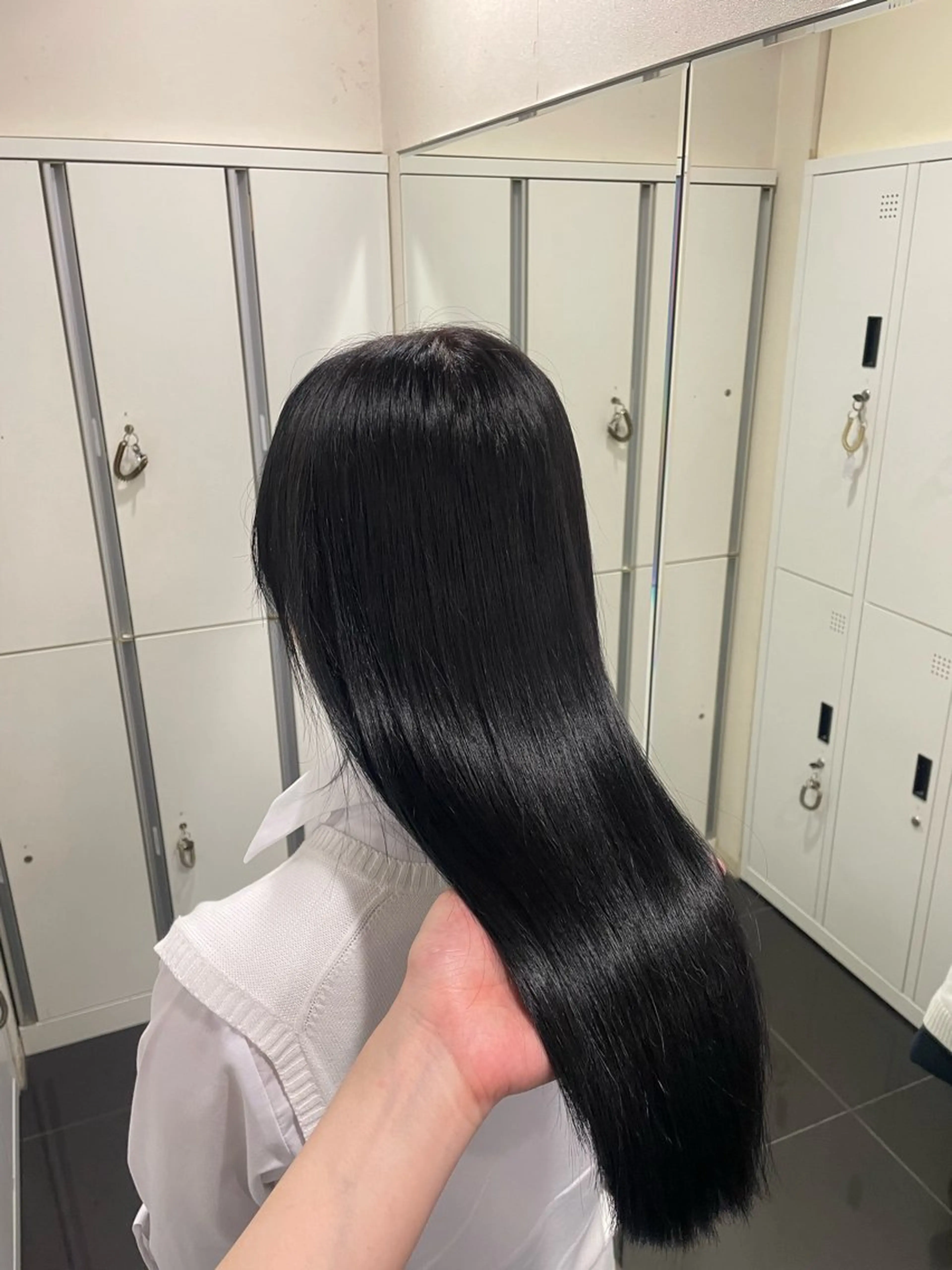 ロング 縮毛矯正 垢抜け小顔レイヤー オリーブ/スミレのヘアスタイル