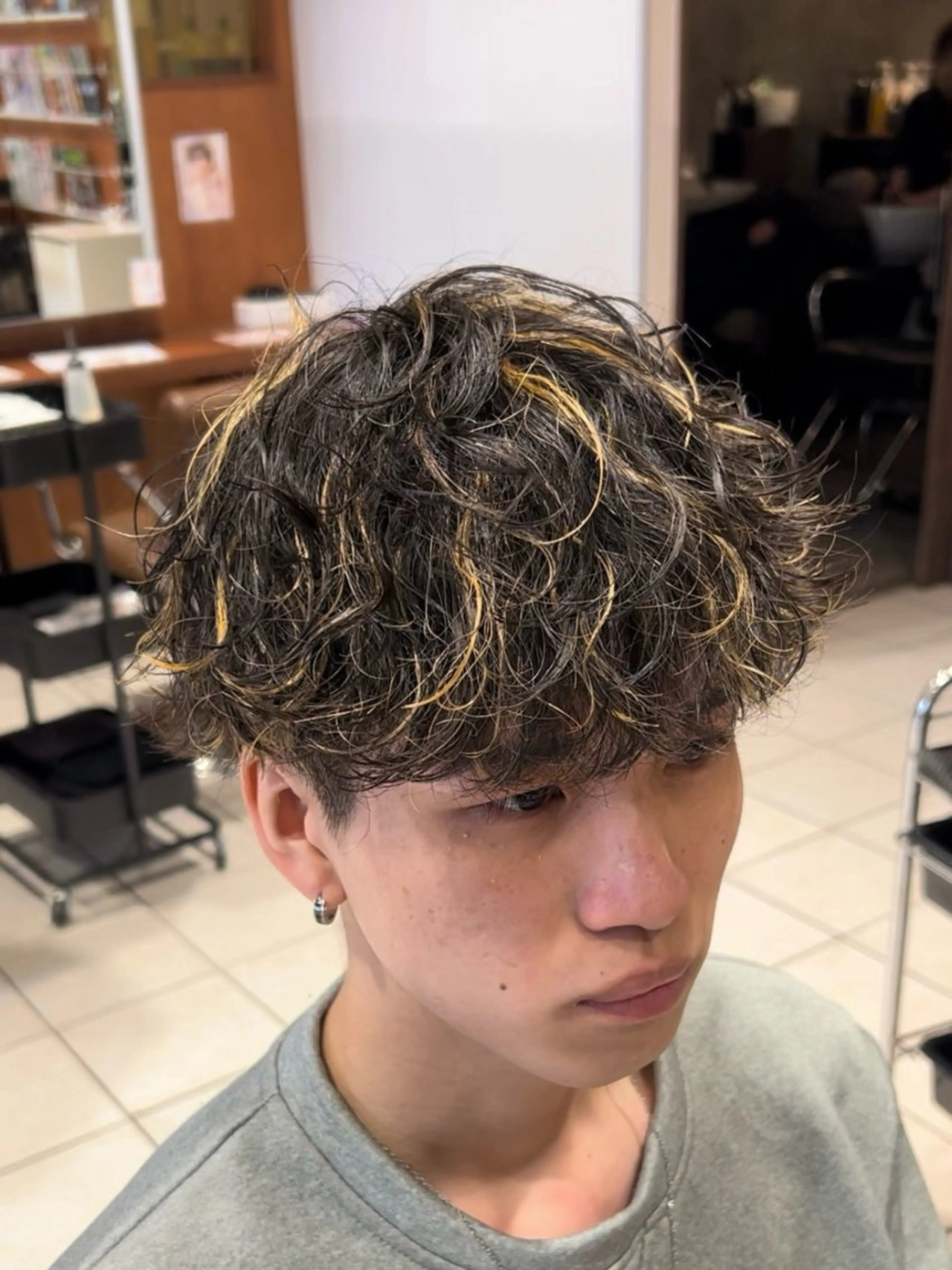 ミディアム パーマ メンズ 波巻きパーマ 福井 太暉のヘアスタイル