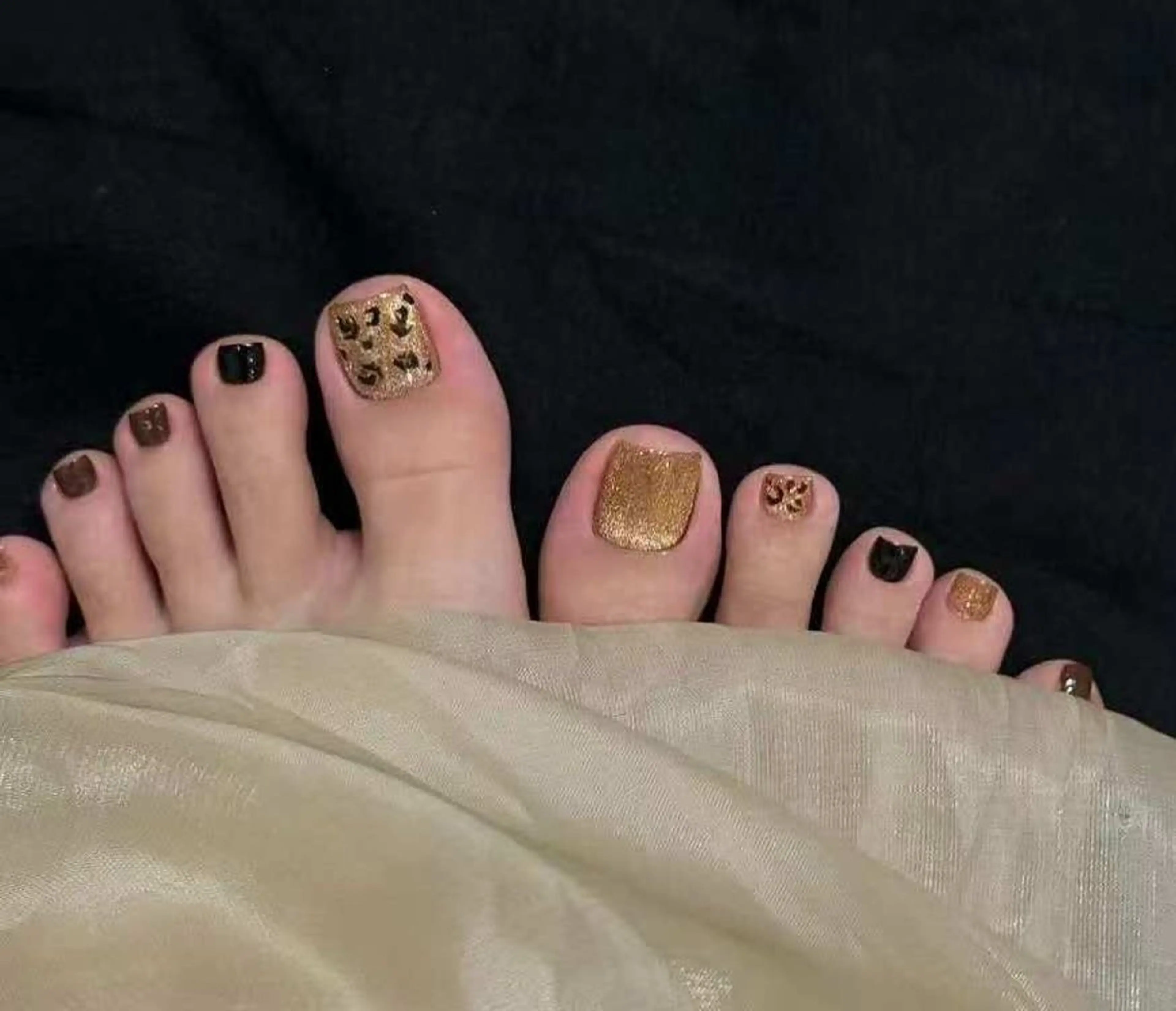 ネイル オーロラネイル フラワーネイル フットネイル フレンチネイル ジェルネイル フットネイル Oomiya 服部のネイルデザイン