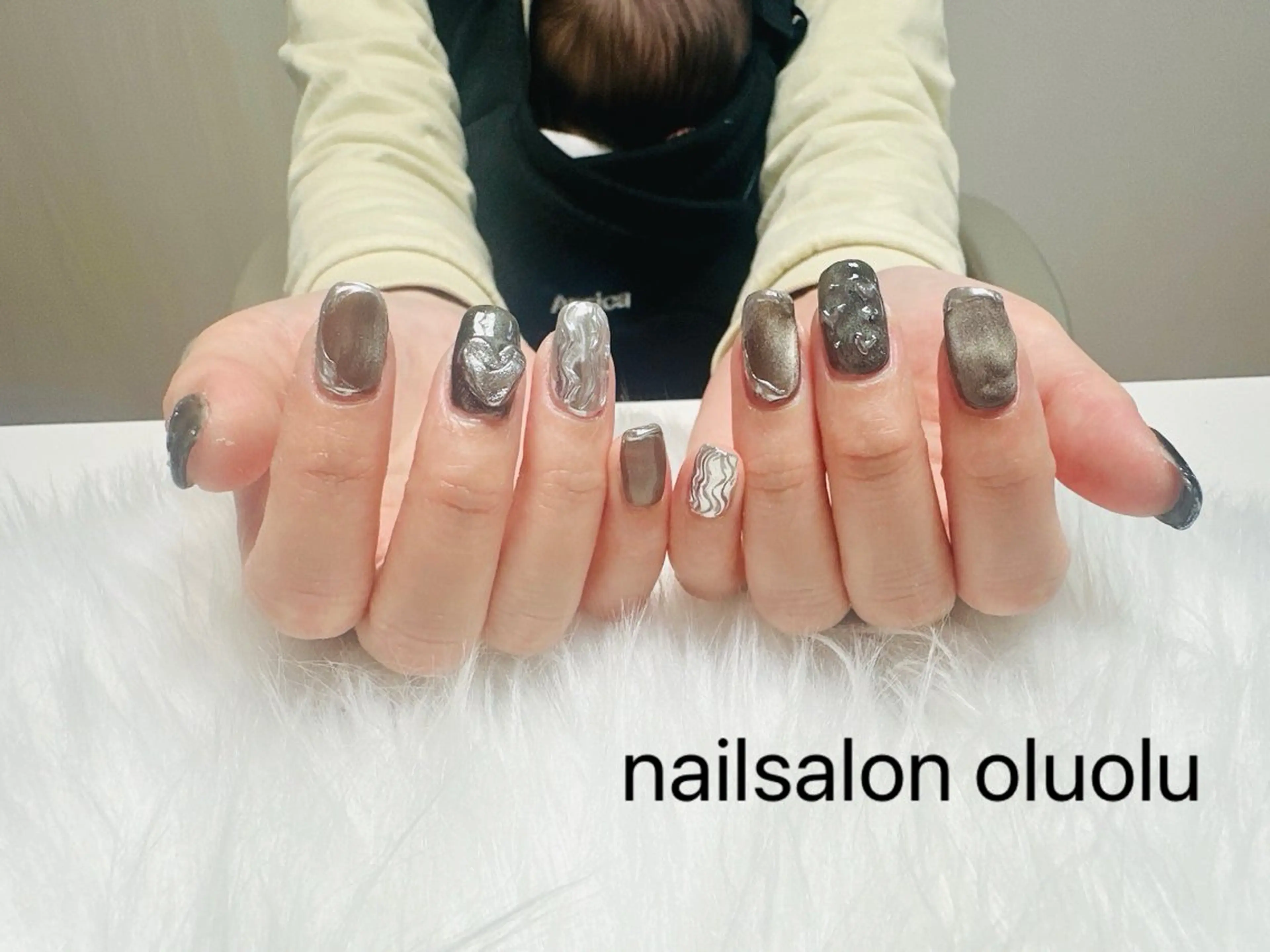 ネイル マグネットネイル nailsalon oluoluのネイルデザイン