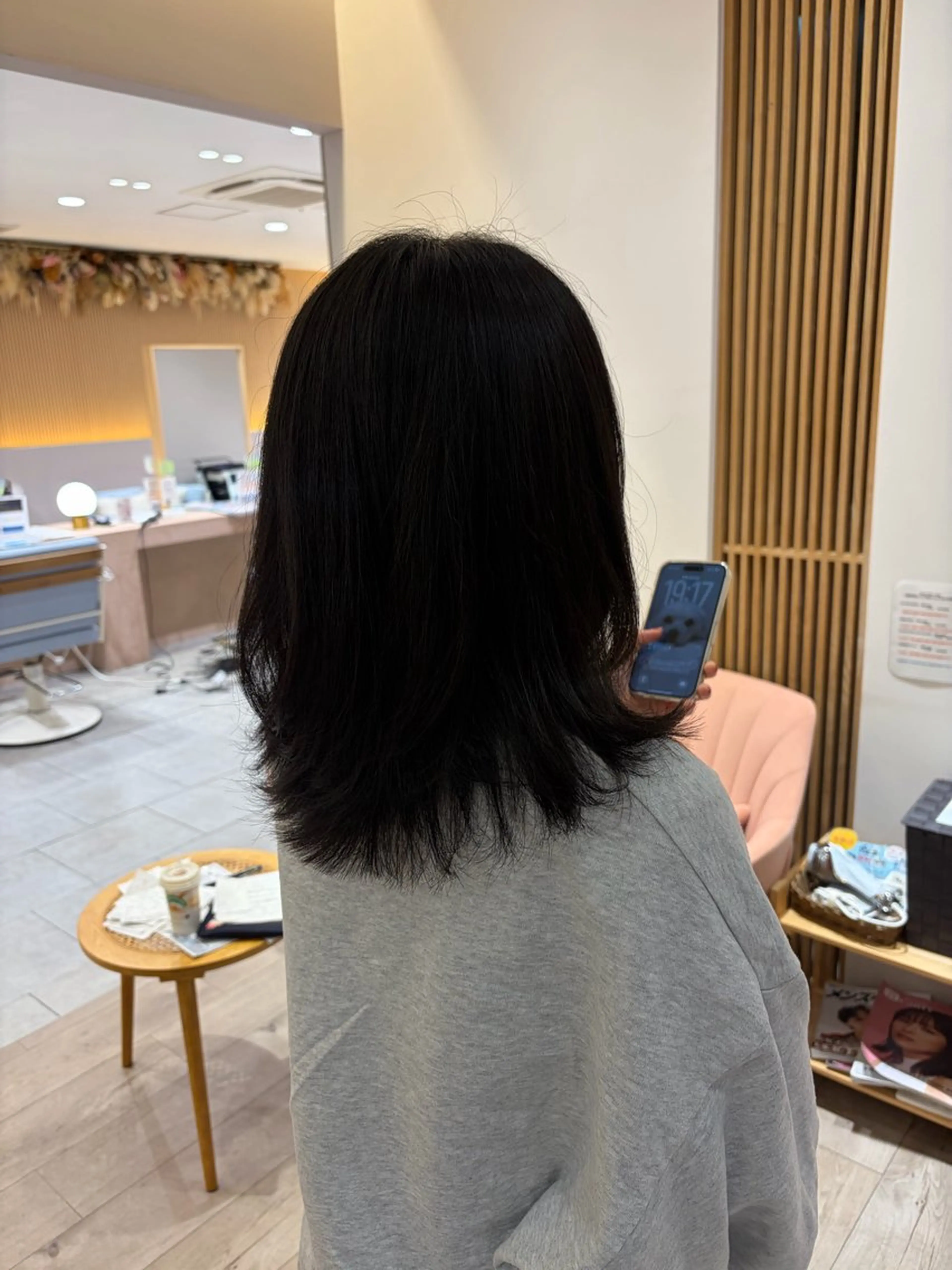 ミディアム RosierBleu 中山のヘアスタイル