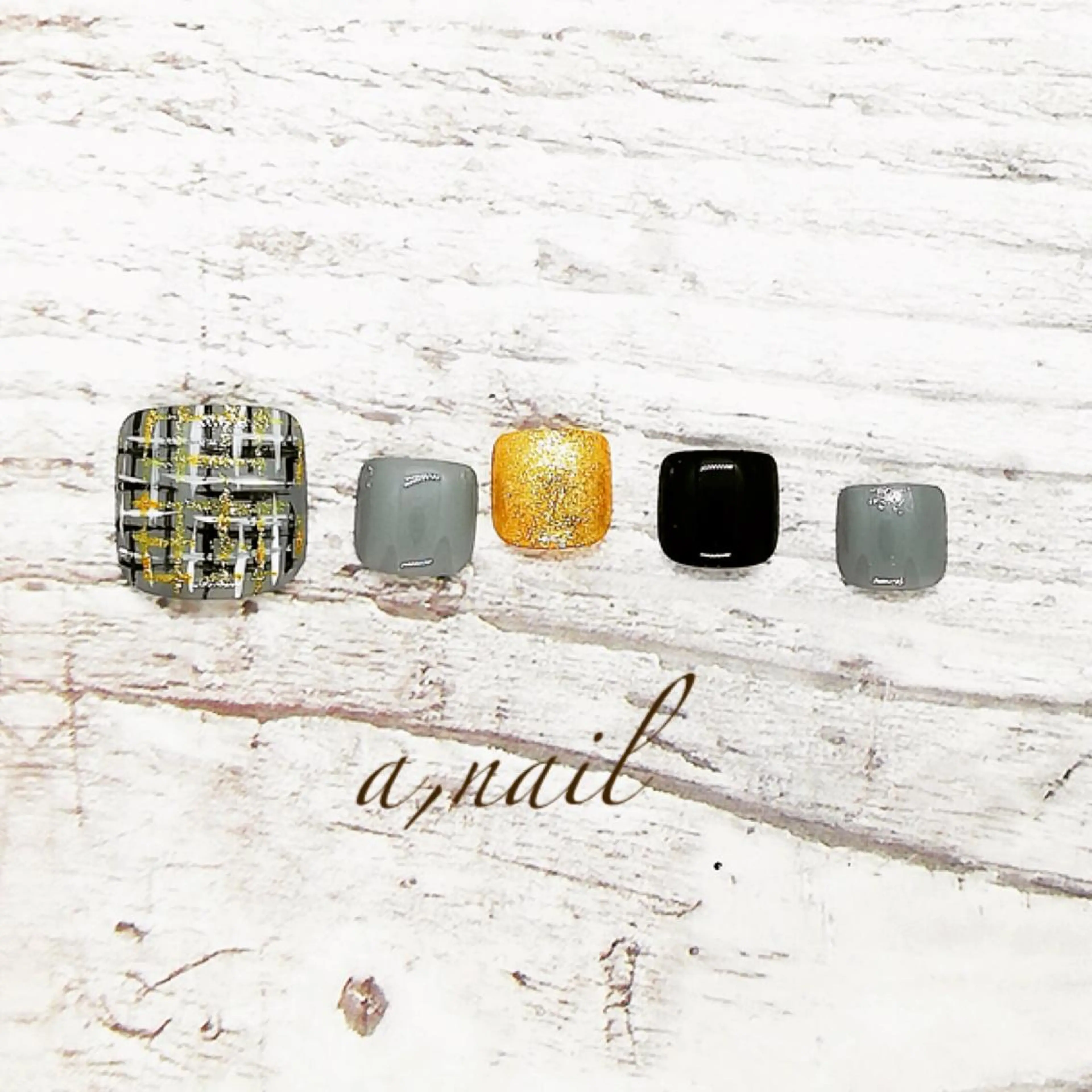 ネイル フットネイル ラメ(グリッター) ニュアンスネイル オフィスネイル ワンカラーネイル ネイルサロン エーネイルのネイルデザイン