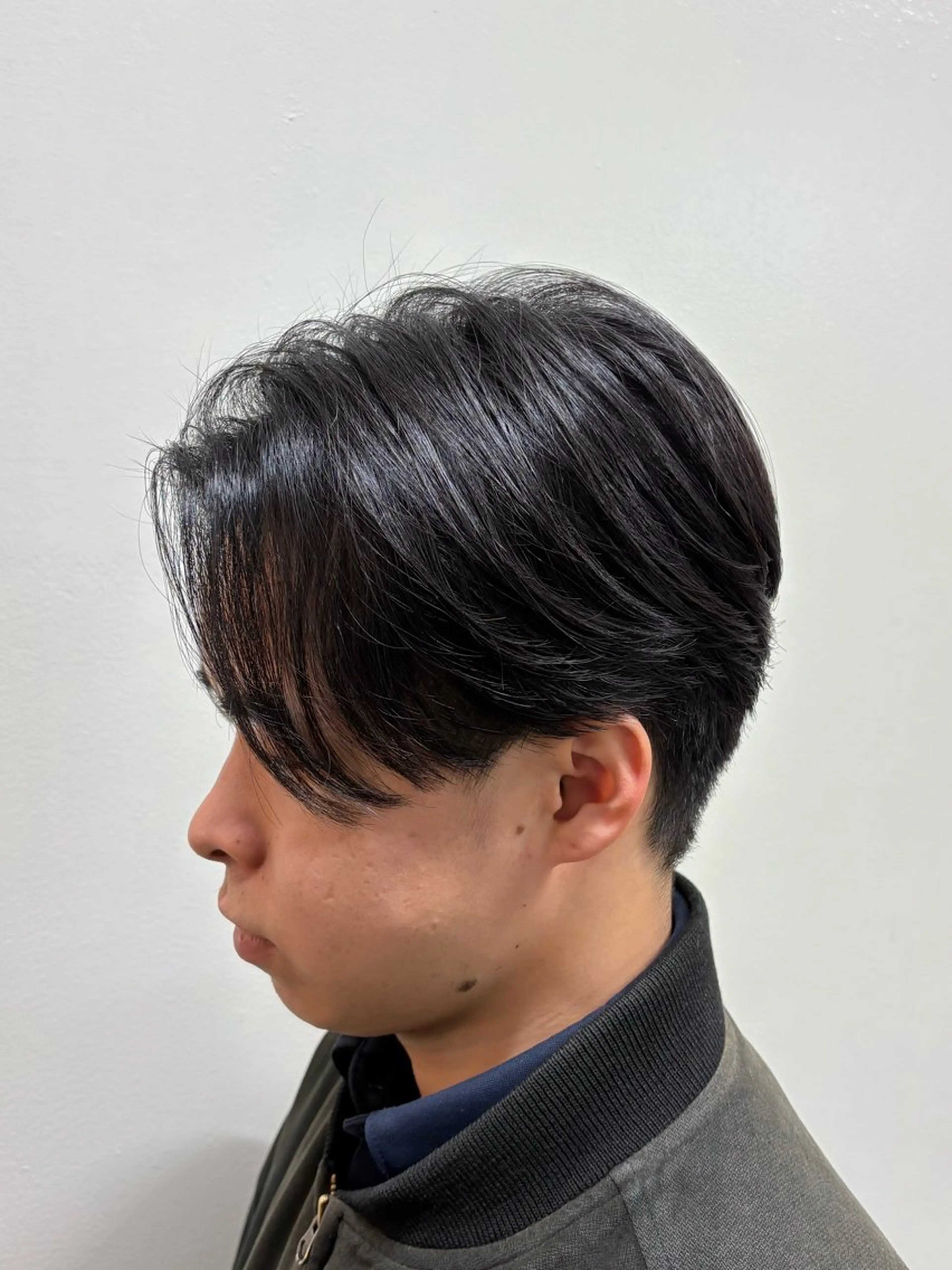 ショート パーマ メンズ センターパート 縮毛矯正 カット 縮毛矯正 韓国メンズヘア/ 毛流れヘア　須田龍世のヘアスタイル