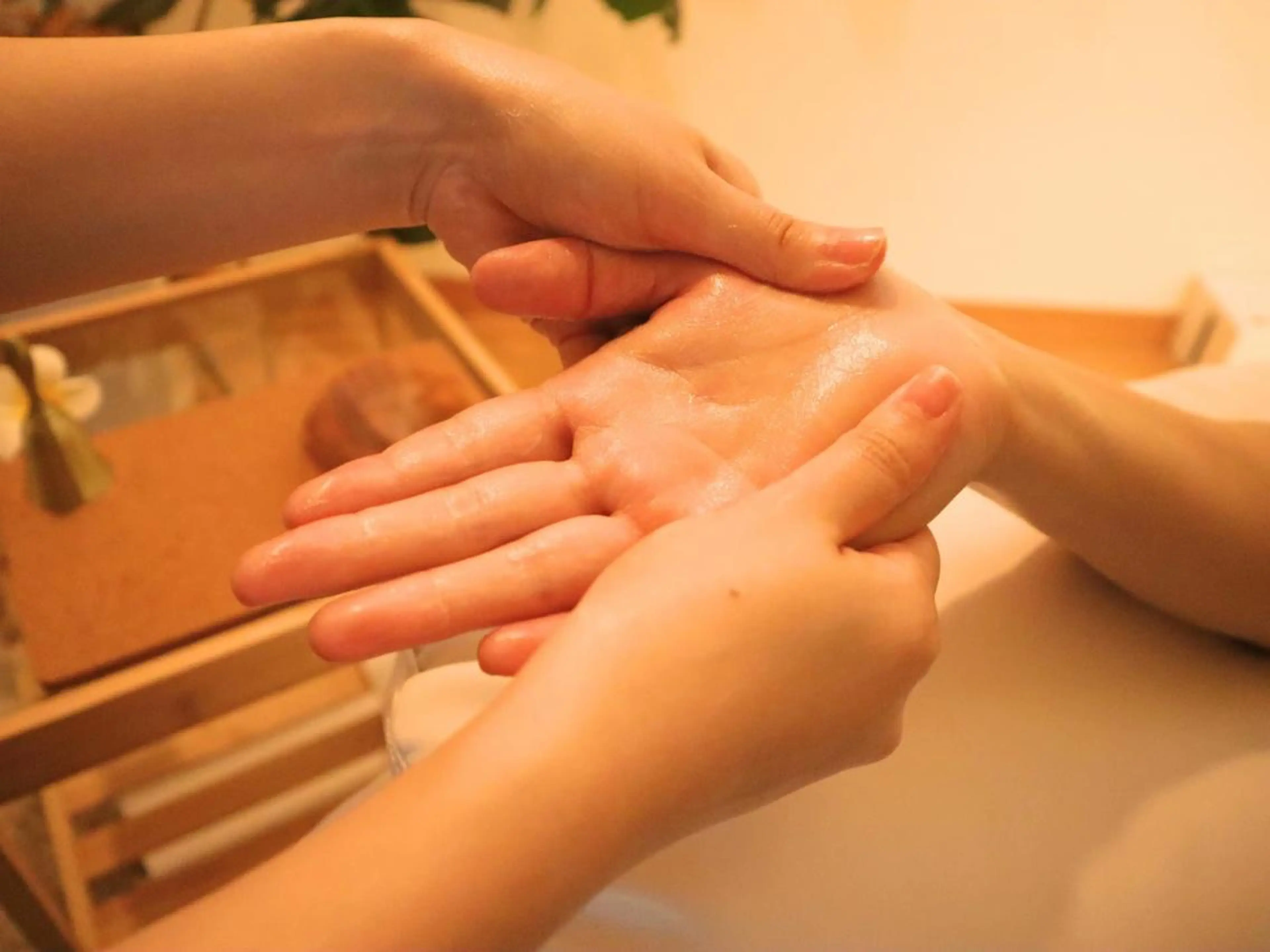 【しっかり70分】癒しのハンドスパ付♪目元&肩首ドライヘッドスパの写真