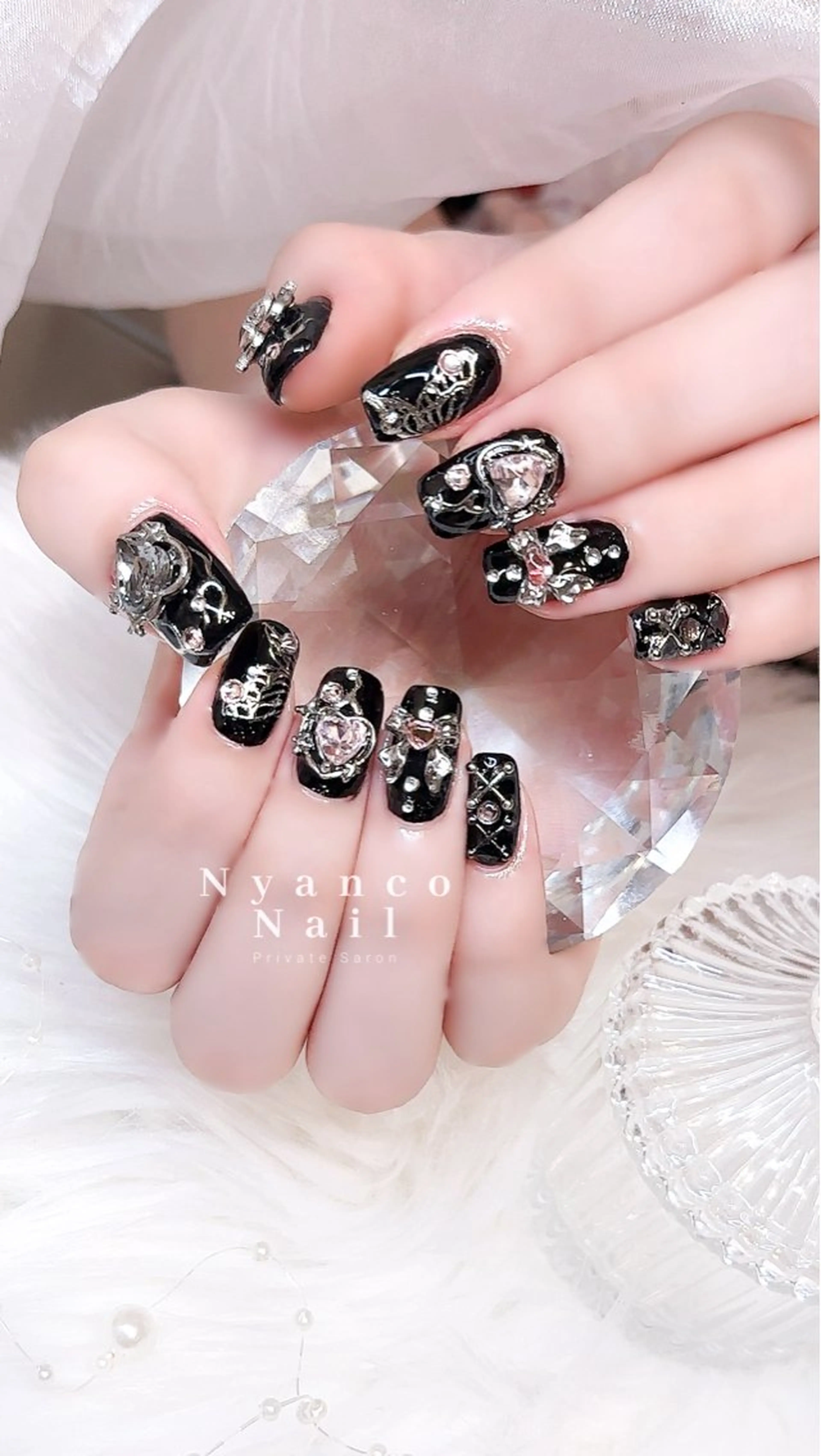 ネイル ジェルネイル 氷ネイル・うるうるネイル キラキラネイル ピンク シルバー Nyanco Nailのネイルデザイン