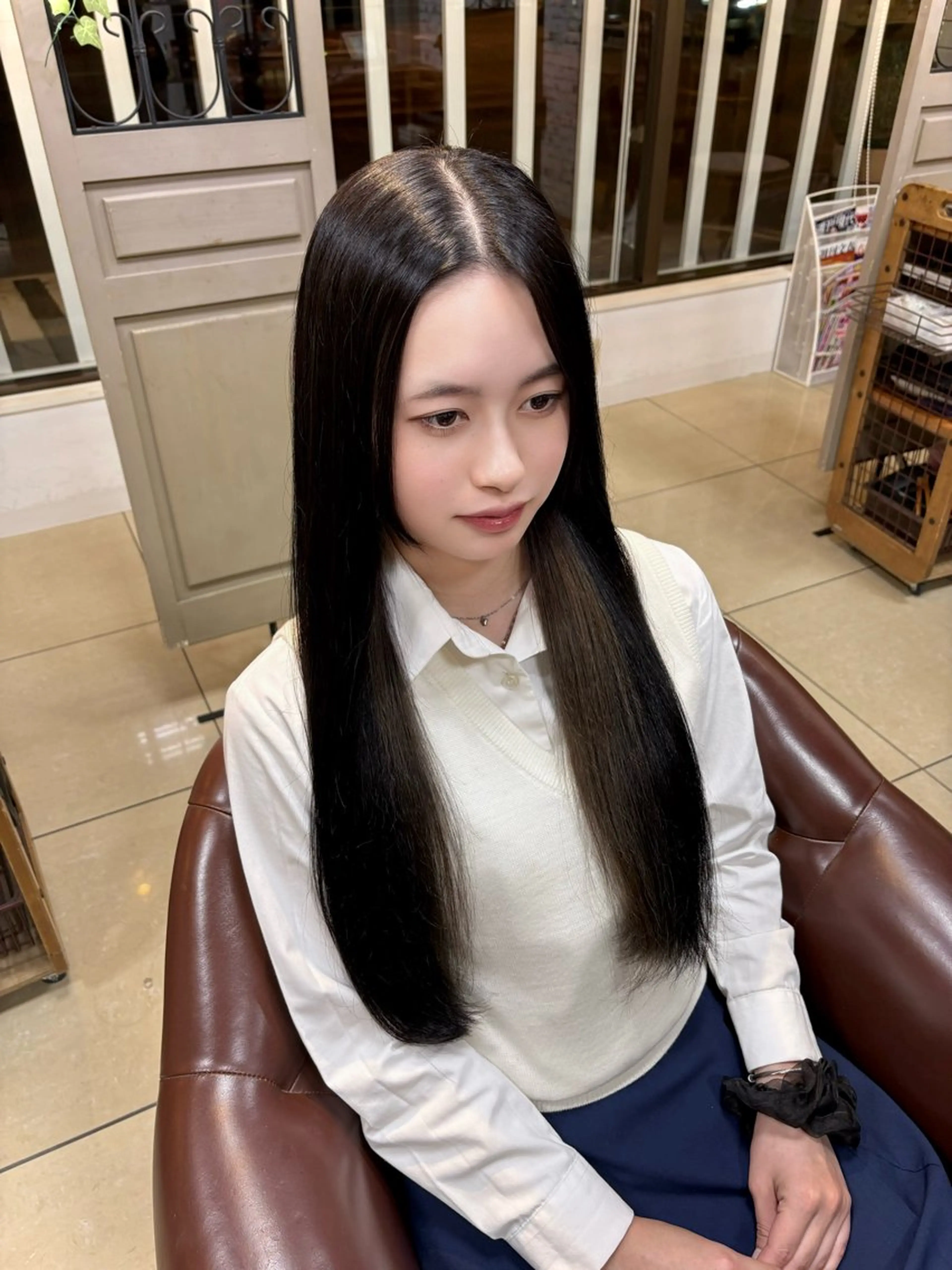 ロング カラー 黒髪 グレージュ インナーカラー ナチュラルブラック ヘアカラー トリートメント eMuエミュ‪ ¨̮⃝ayakaのヘアスタイル