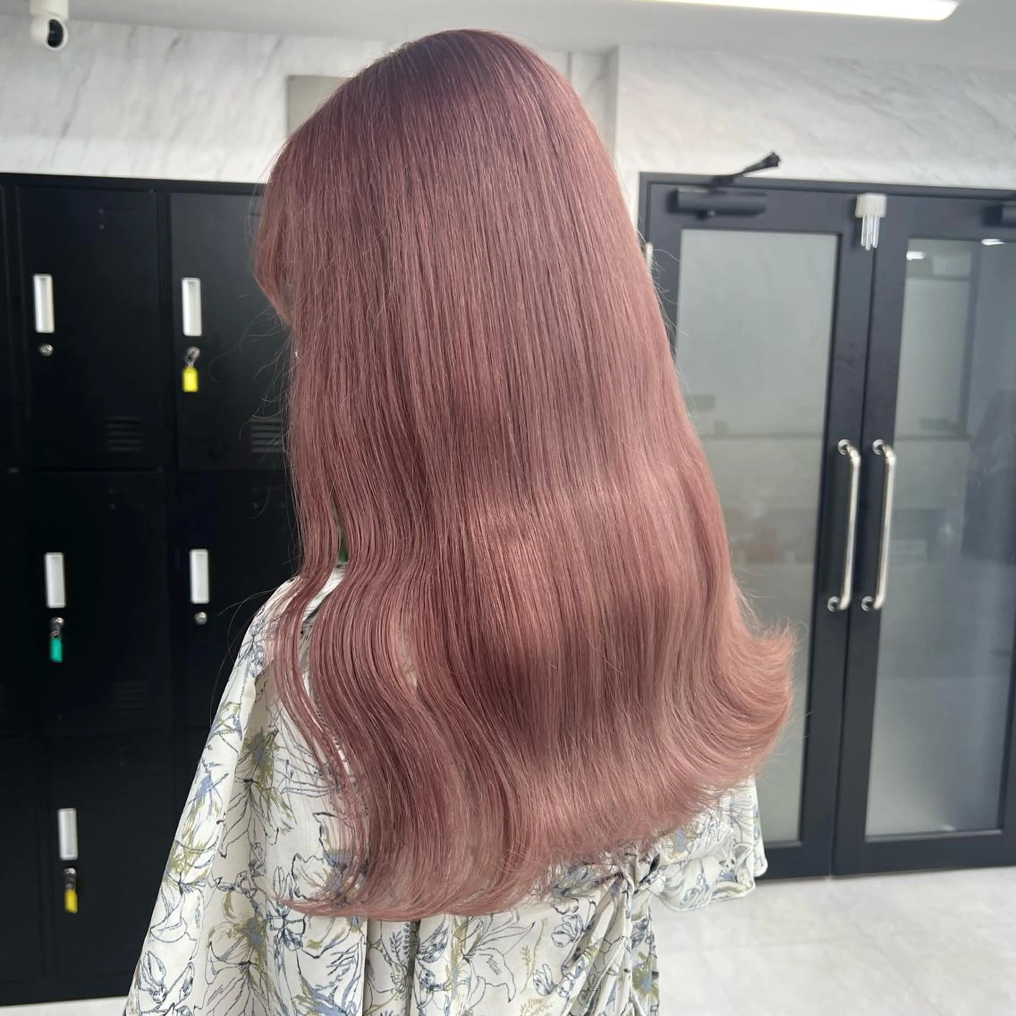 ロング カラー シールエクステ ハイトーンカラー エクステ シールエクステ特化 ハイトーン、NANAのヘアスタイル