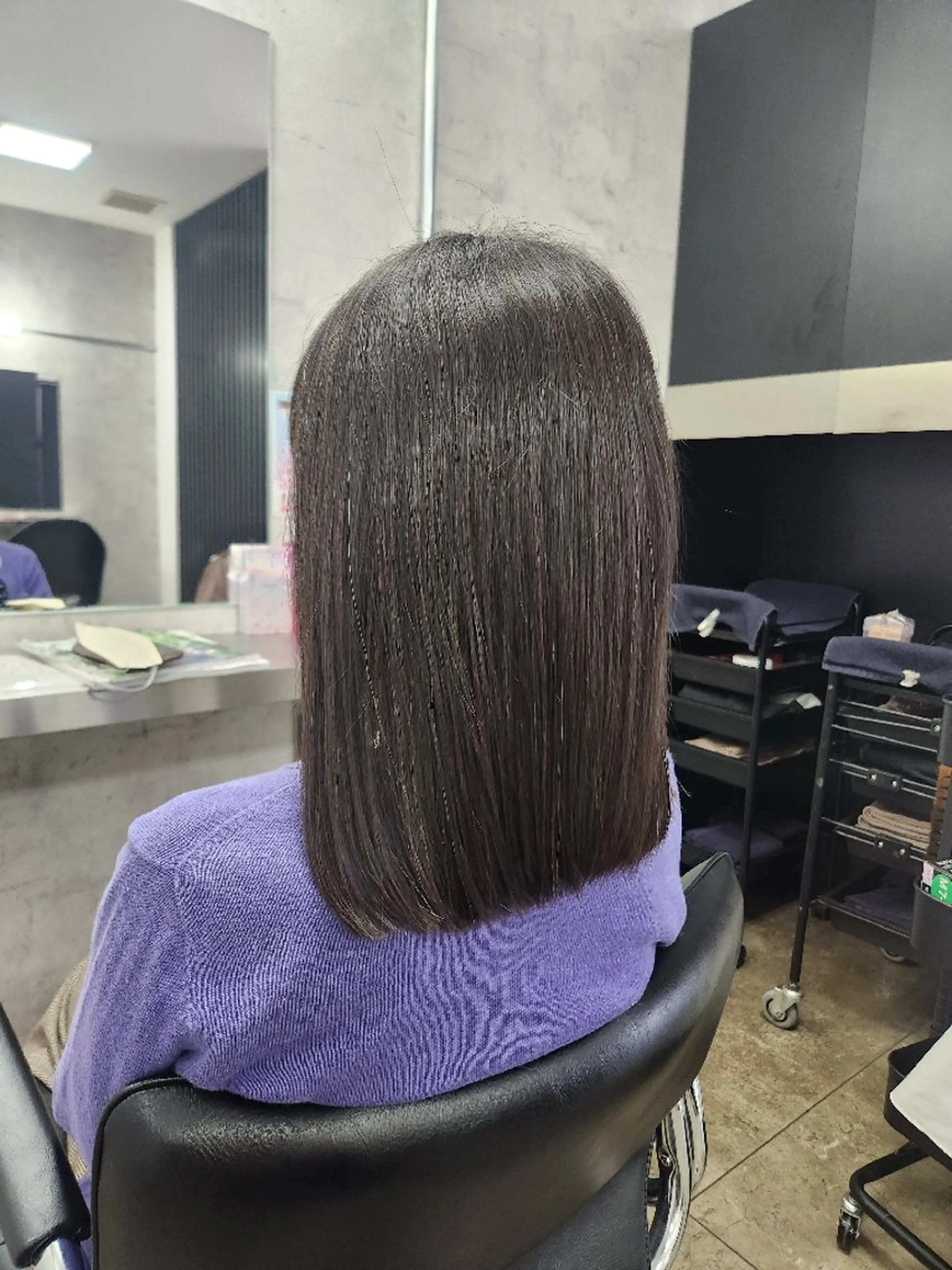 セミロング 上杉 彩佳のヘアスタイル