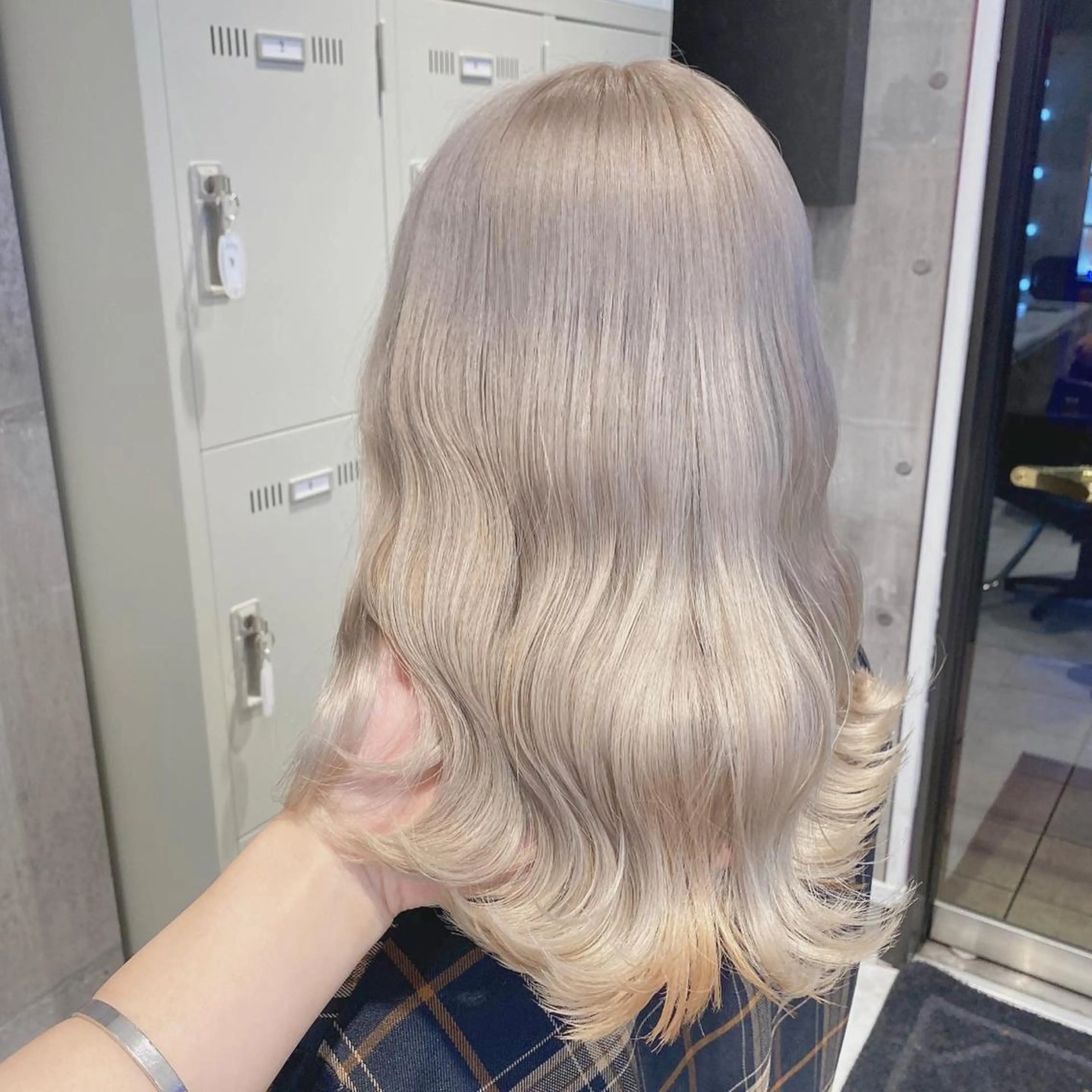 ミディアム 🤍ムラ修正ブリーチ 🤍原宿/YUUのヘアスタイル