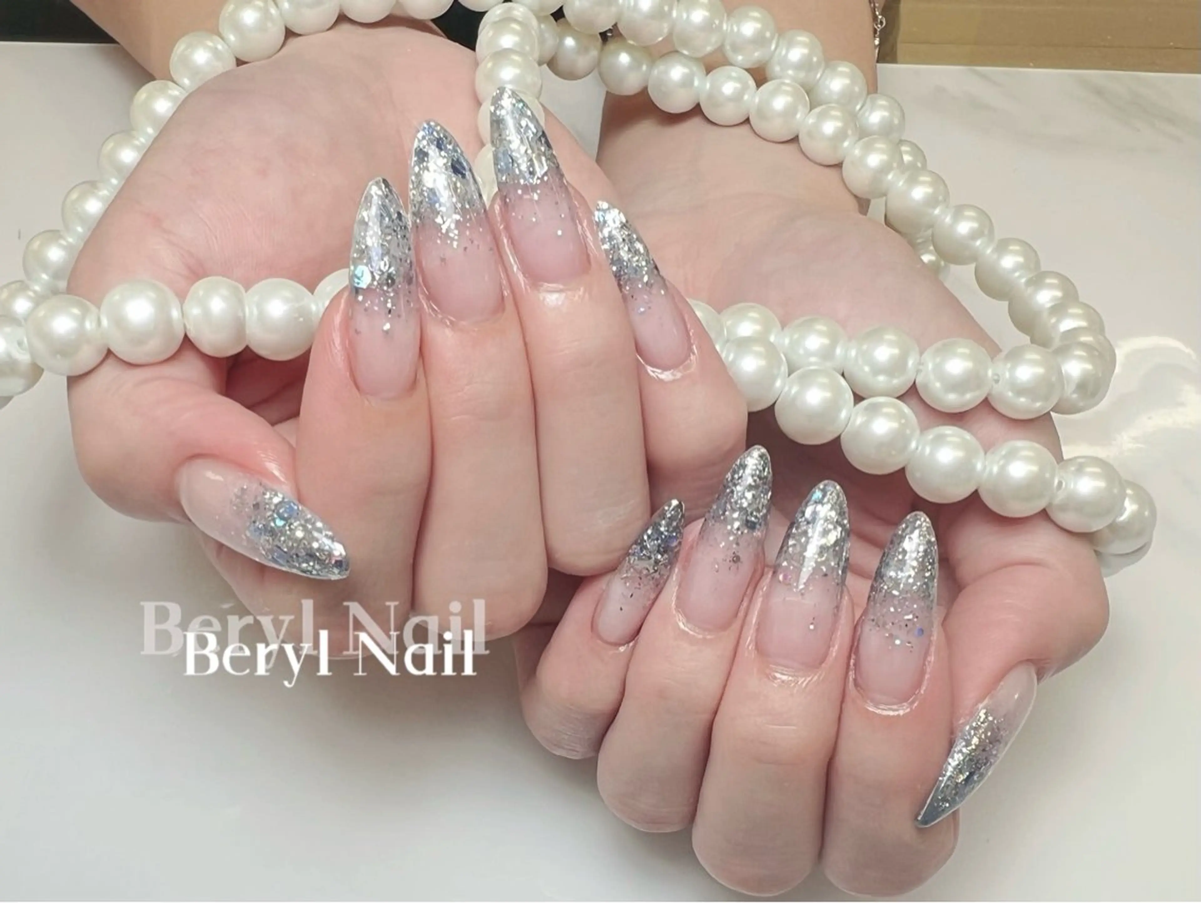 ロング ハンドネイル Beryl Nail 新大久保のネイルデザイン