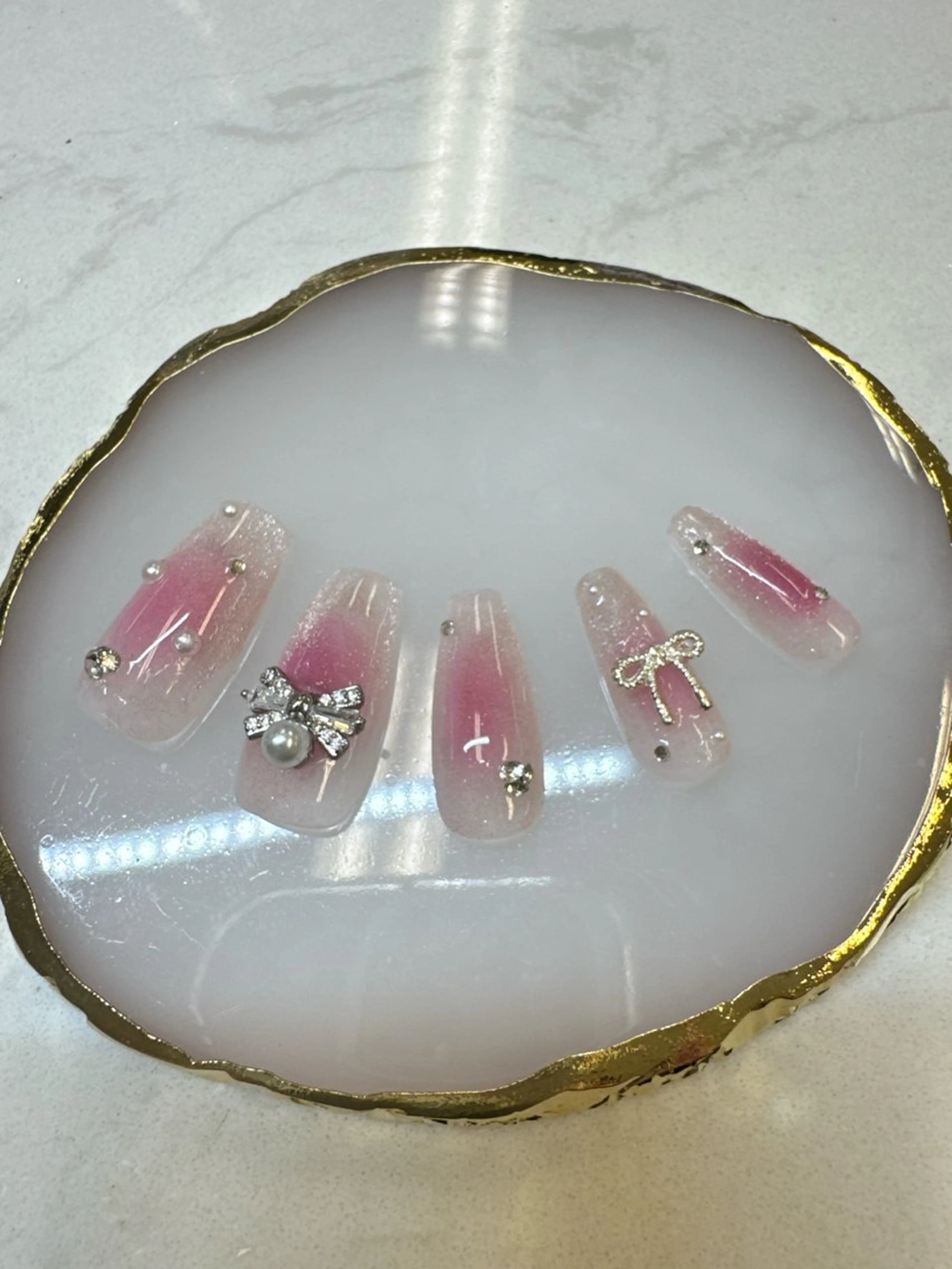 ネイル 長さ出し フレンチネイル ジェルネイル ガラスフレンチ マグネットネイル Queeens nailのネイルデザイン