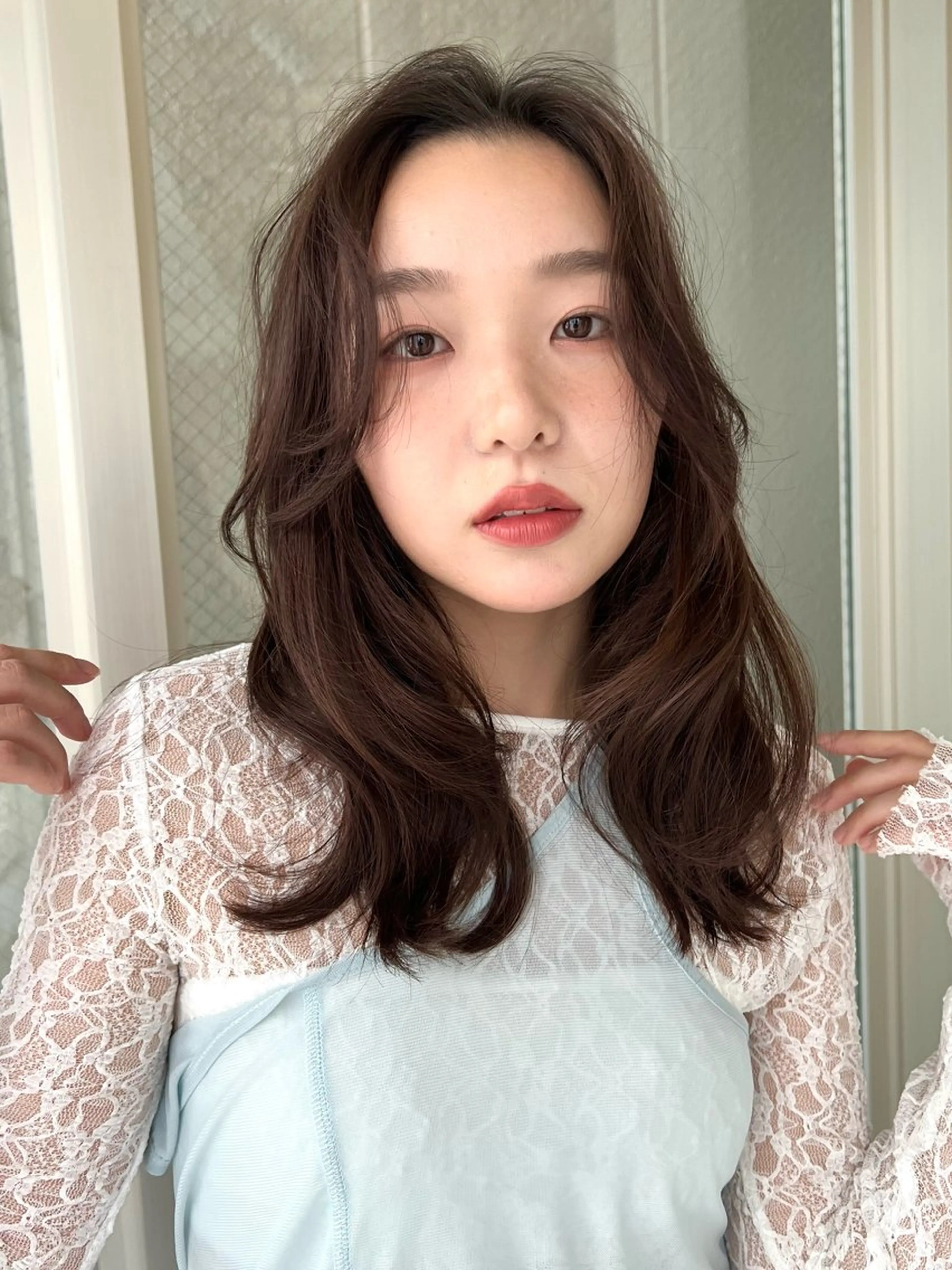 ミディアム カラー ブラウンカラー ダークブラウン くびれヘア レイヤーカット カット ヘアカラー ボブ・レイヤーカット 吉敷航一のヘアスタイル