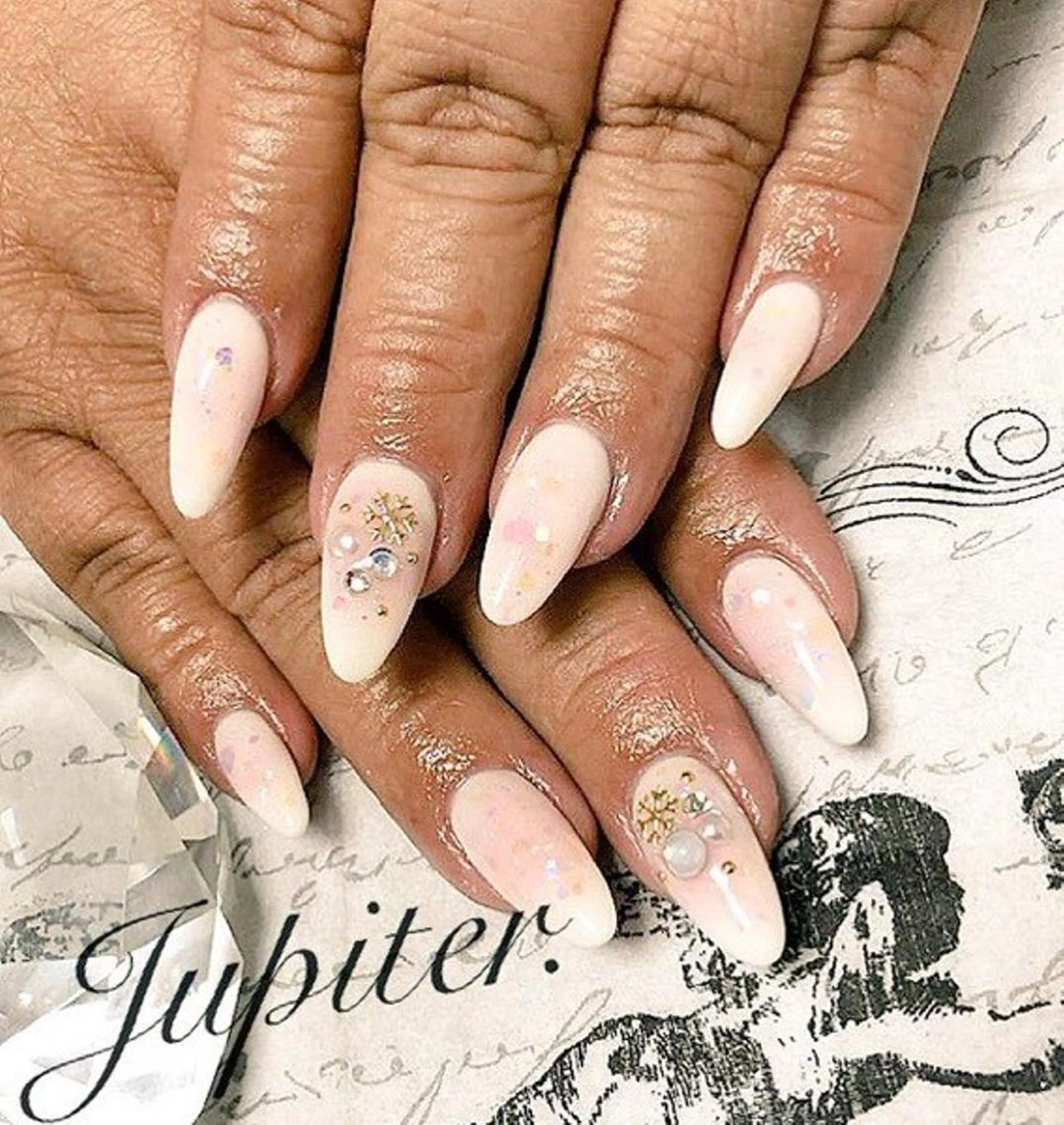 ネイル チークネイル Jupiter .のネイルデザイン