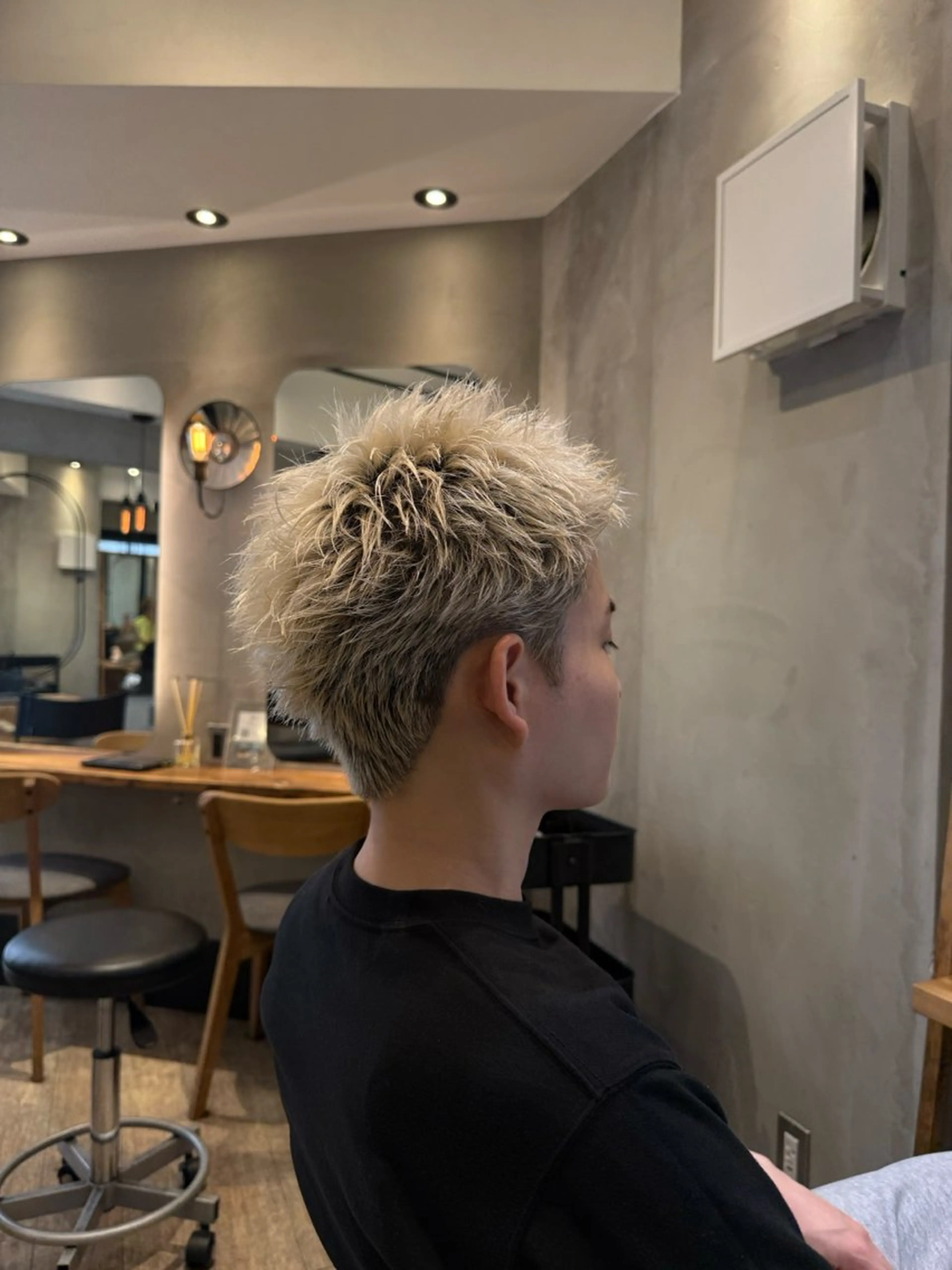 ショート カラー パーマ メンズ スパイキーショート ショートヘア 吉岡 幸之進のヘアスタイル