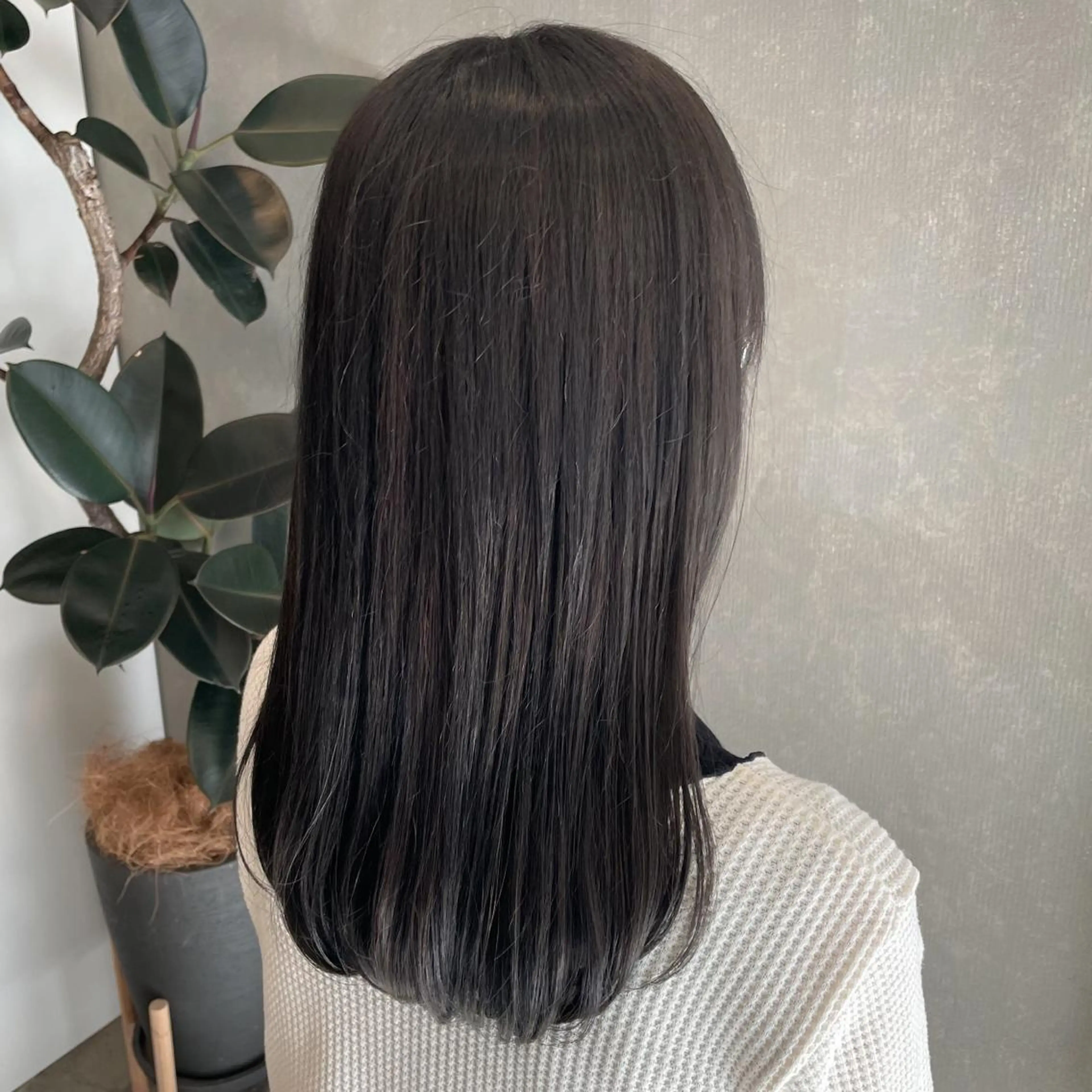 セミロング カラー FERIA梅田🖤 透明感カラー🎀のヘアスタイル