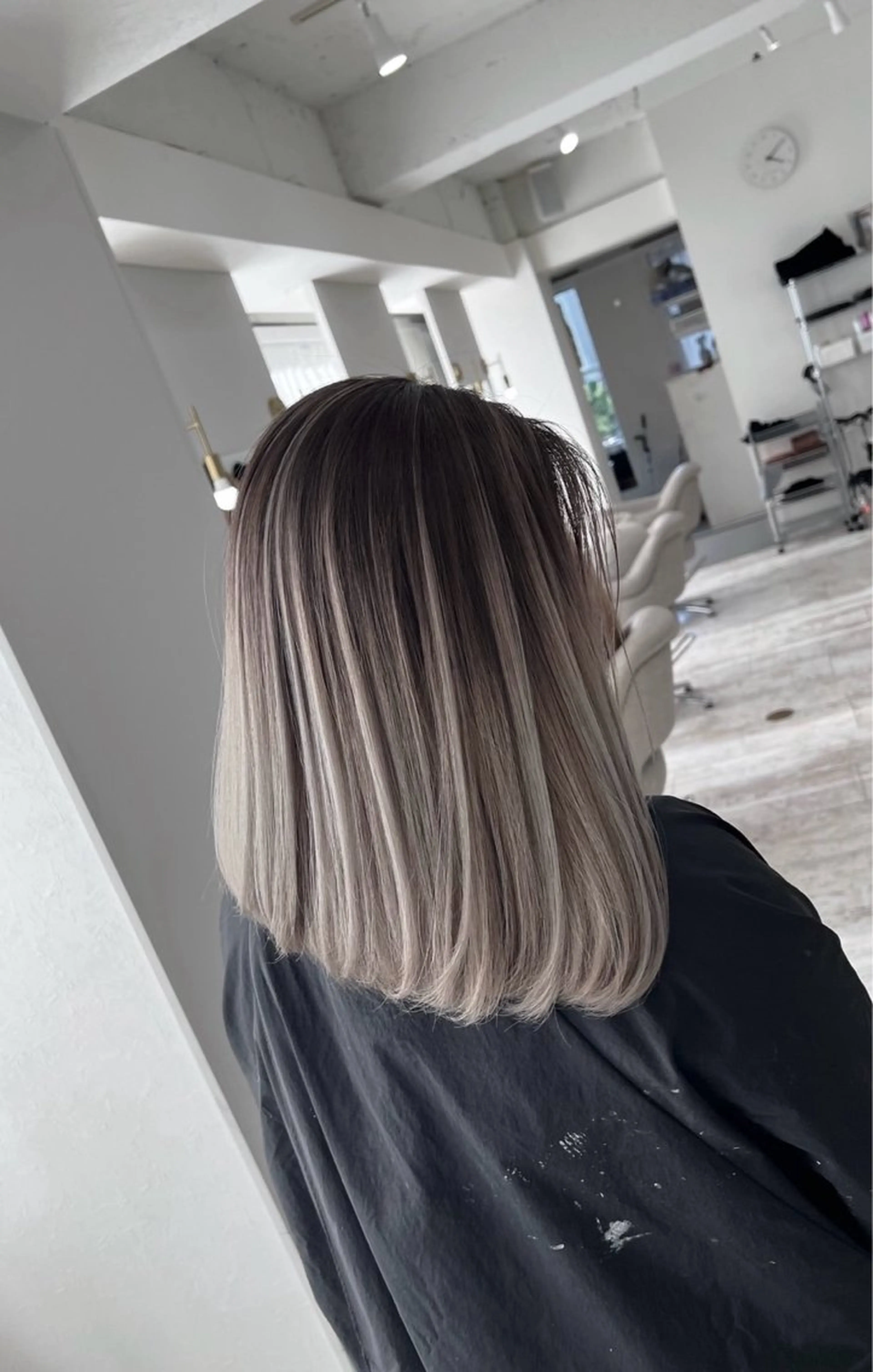 ミディアム カラー バレイヤージュ グレージュ レイヤーカット ヘアカラー トリートメント 指名数No.1 /NAOYAのヘアスタイル