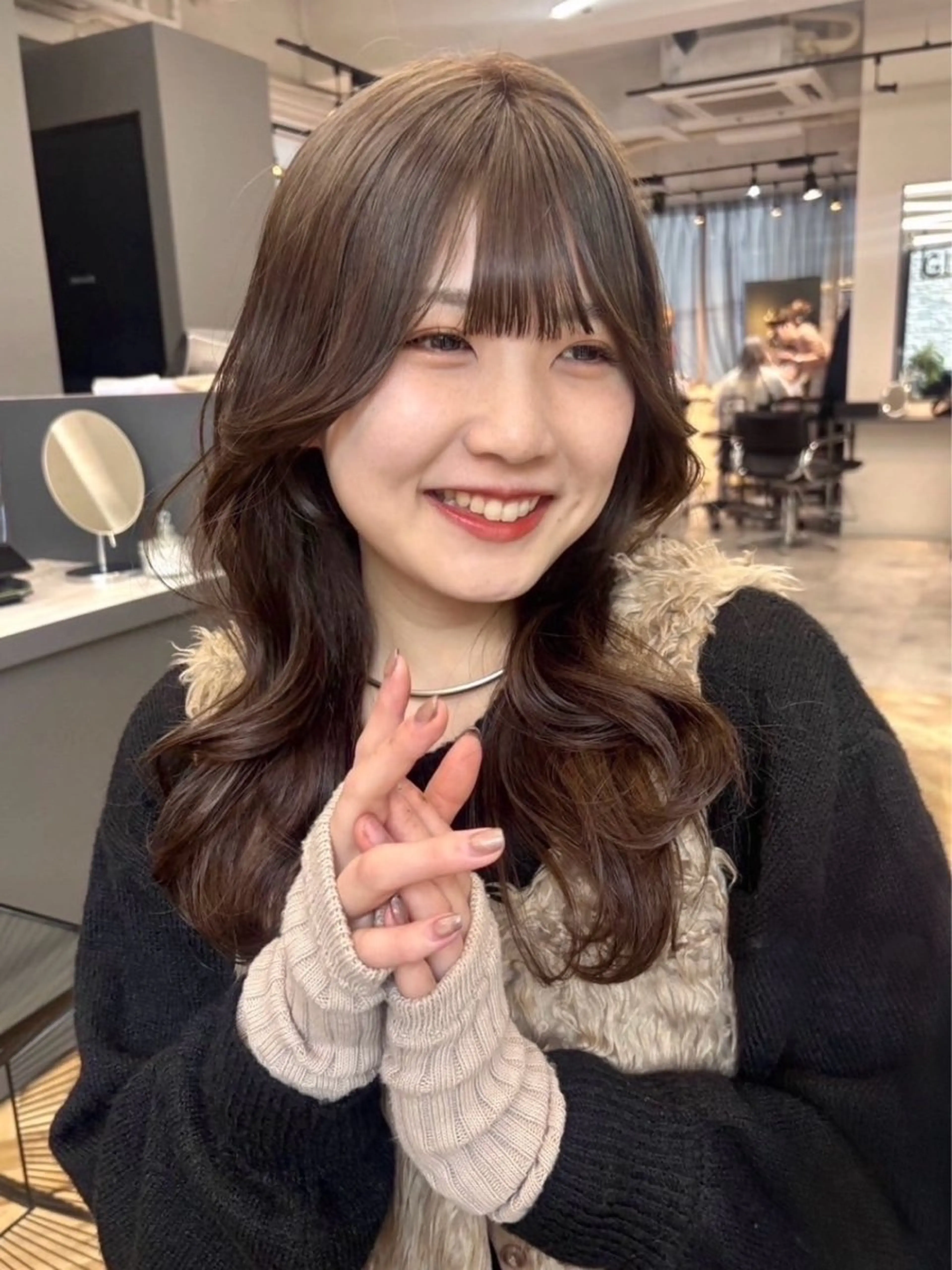 カラー 畑 麻依音のヘアスタイル