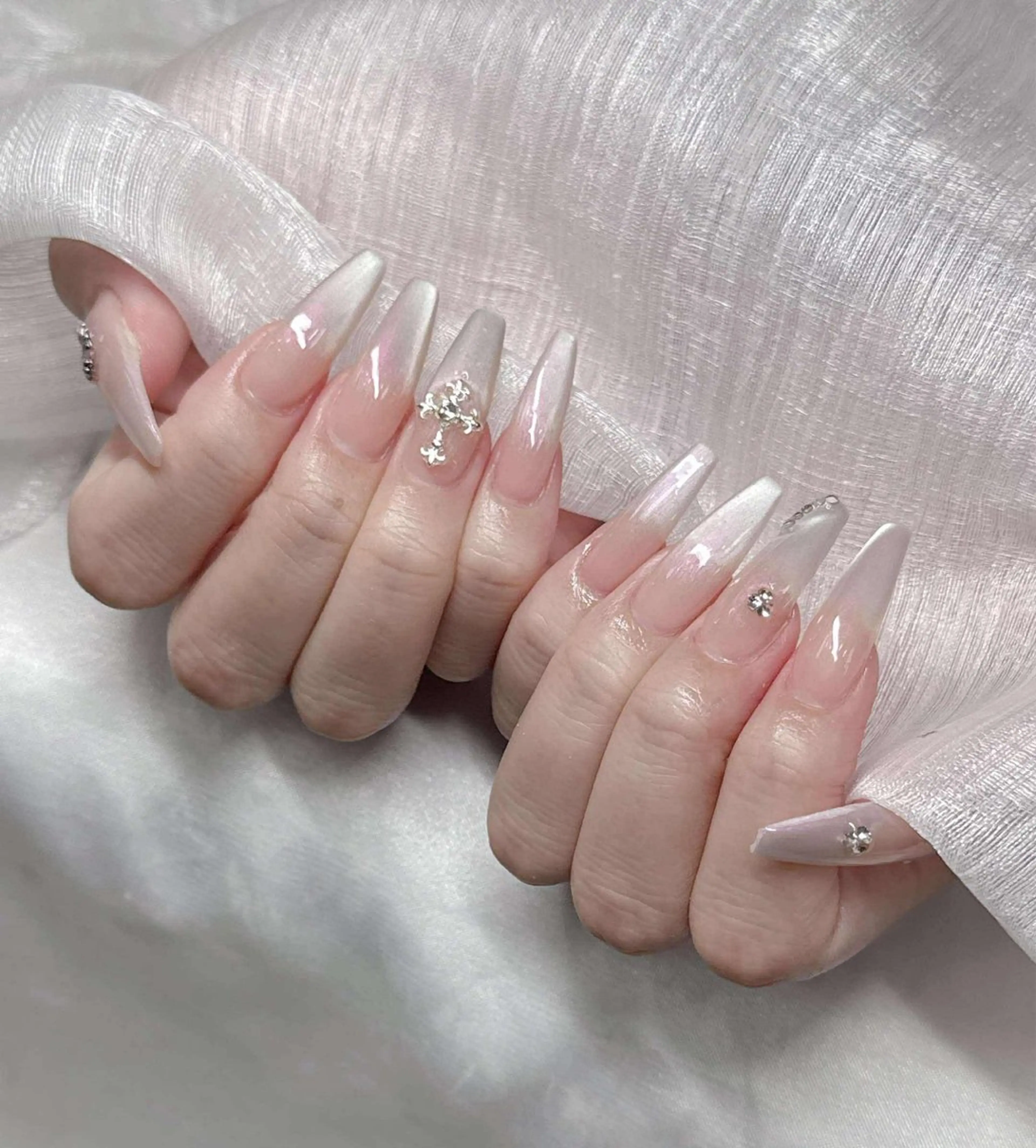 ネイル 長さ出し グラデーション 卒業式 キラキラネイル マグネットネイル ハンドネイル Lee Nailsのネイルデザイン