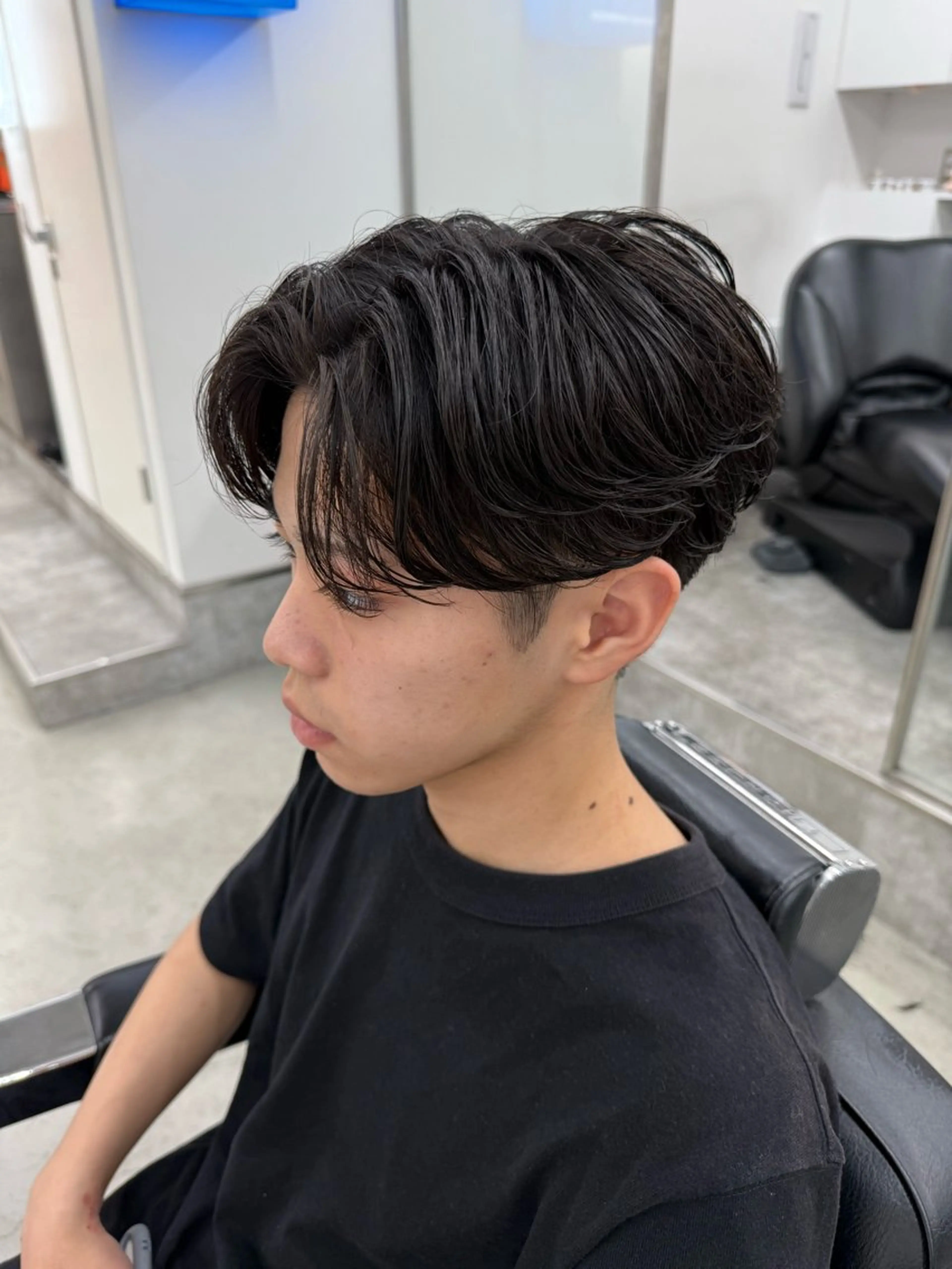 ロング パーマ メンズ メンズブリーチ フェザーパーマ メンズパーマ ニュアンスパーマ Lond LOGAN所属・🔥波巻き/ツイスパ 特化🔥メンズパーマのヘアスタイル