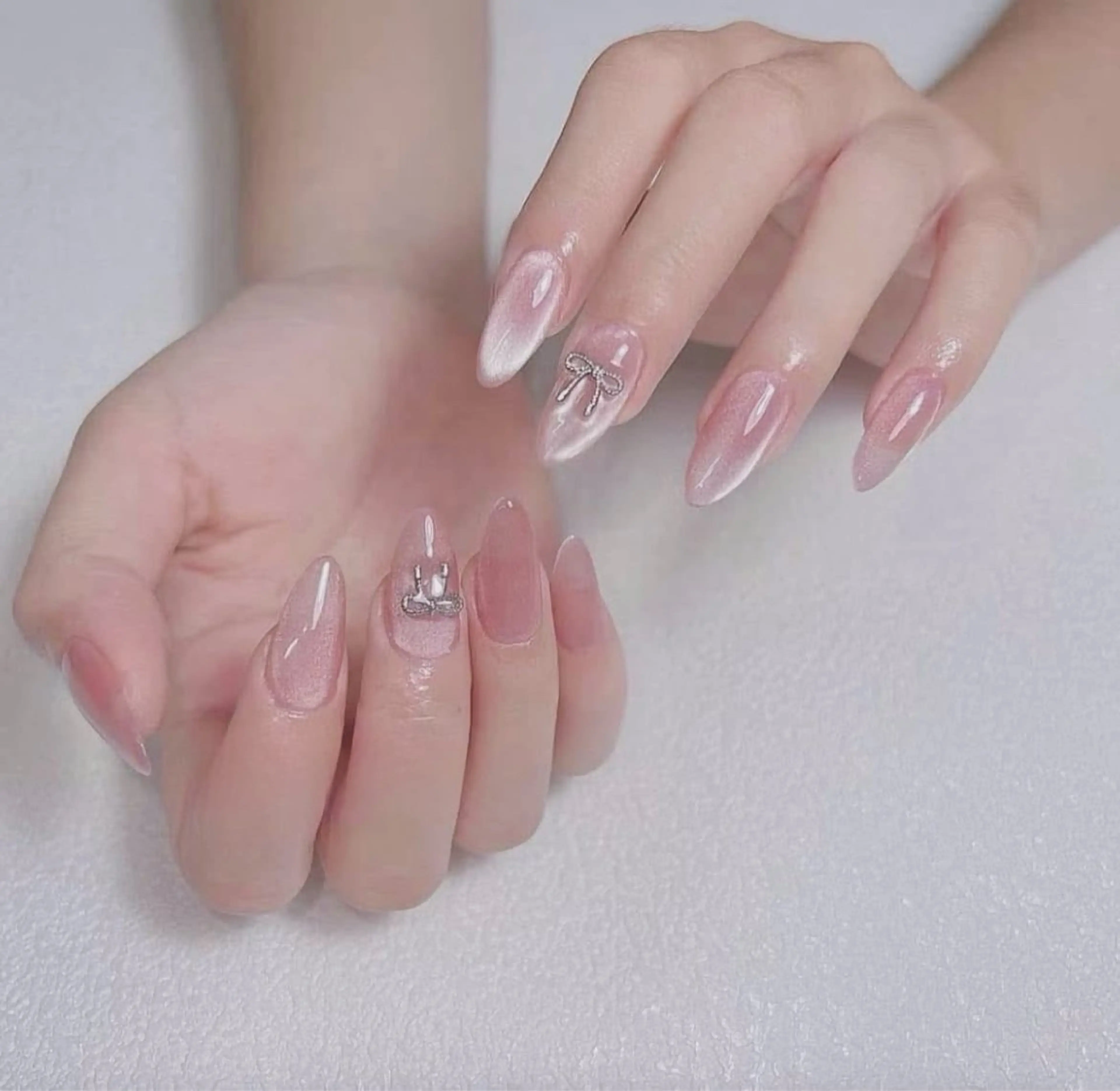 ネイル フットネイル ジェルネイル 韓国ネイル マグネットネイル 持ち込み ハンドネイル AKIKO ネイルサロンのネイルデザイン