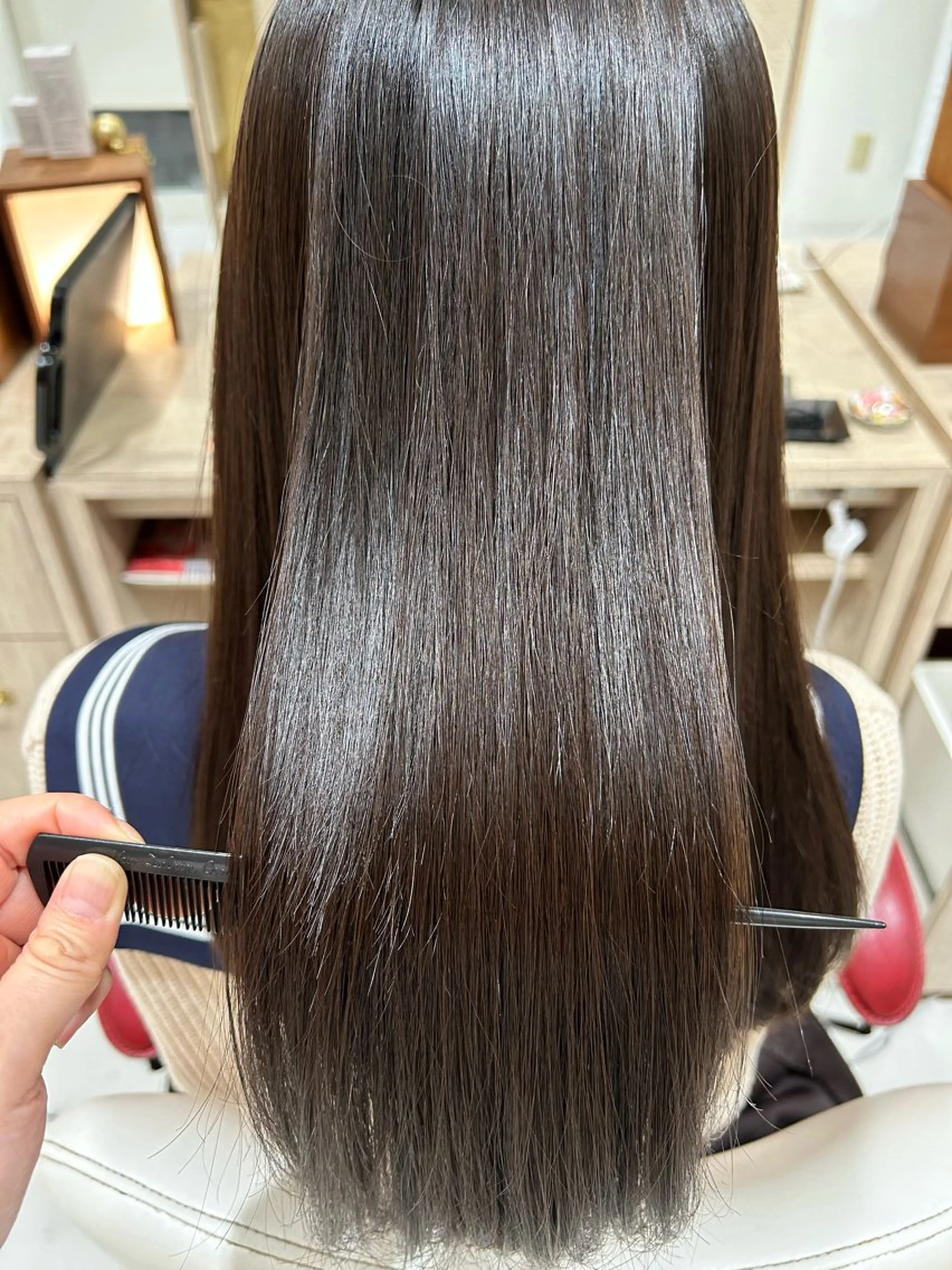 ロング オガタ アキのヘアスタイル