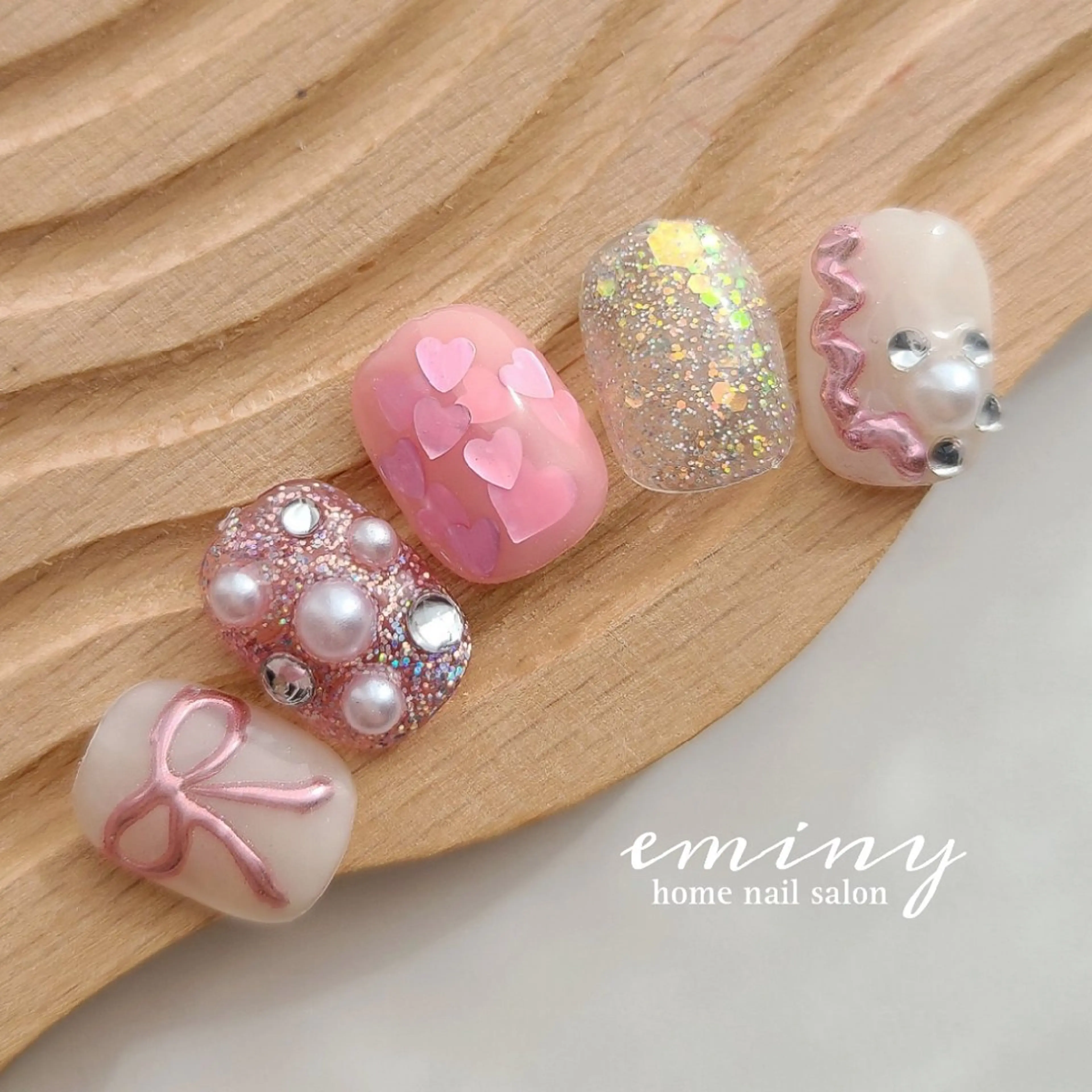ネイル ハート ピンク リボン バレンタイン ハンドネイル nail salon  eminyのネイルデザイン