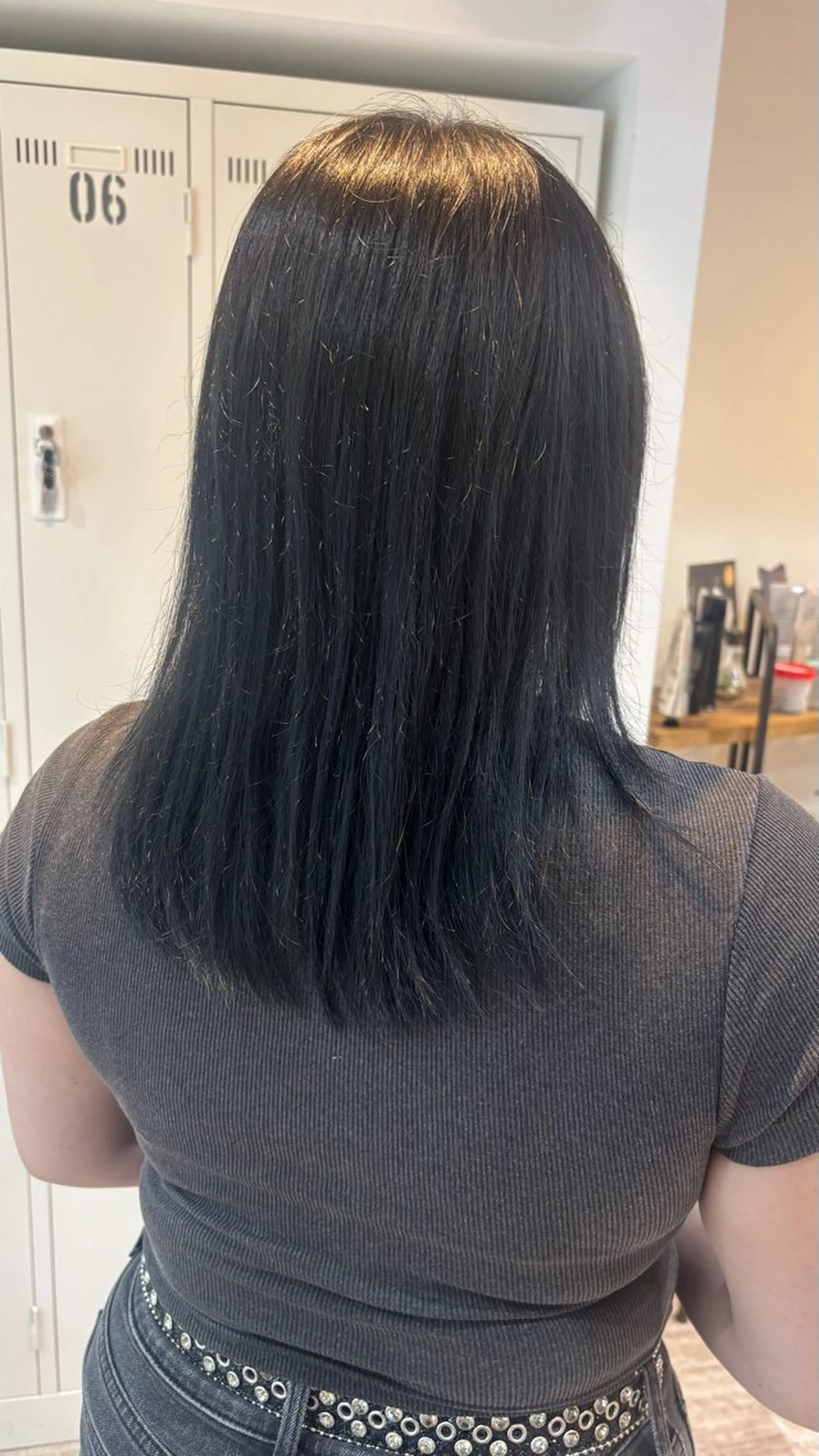 セミロング ヒグチ ハルナのヘアスタイル