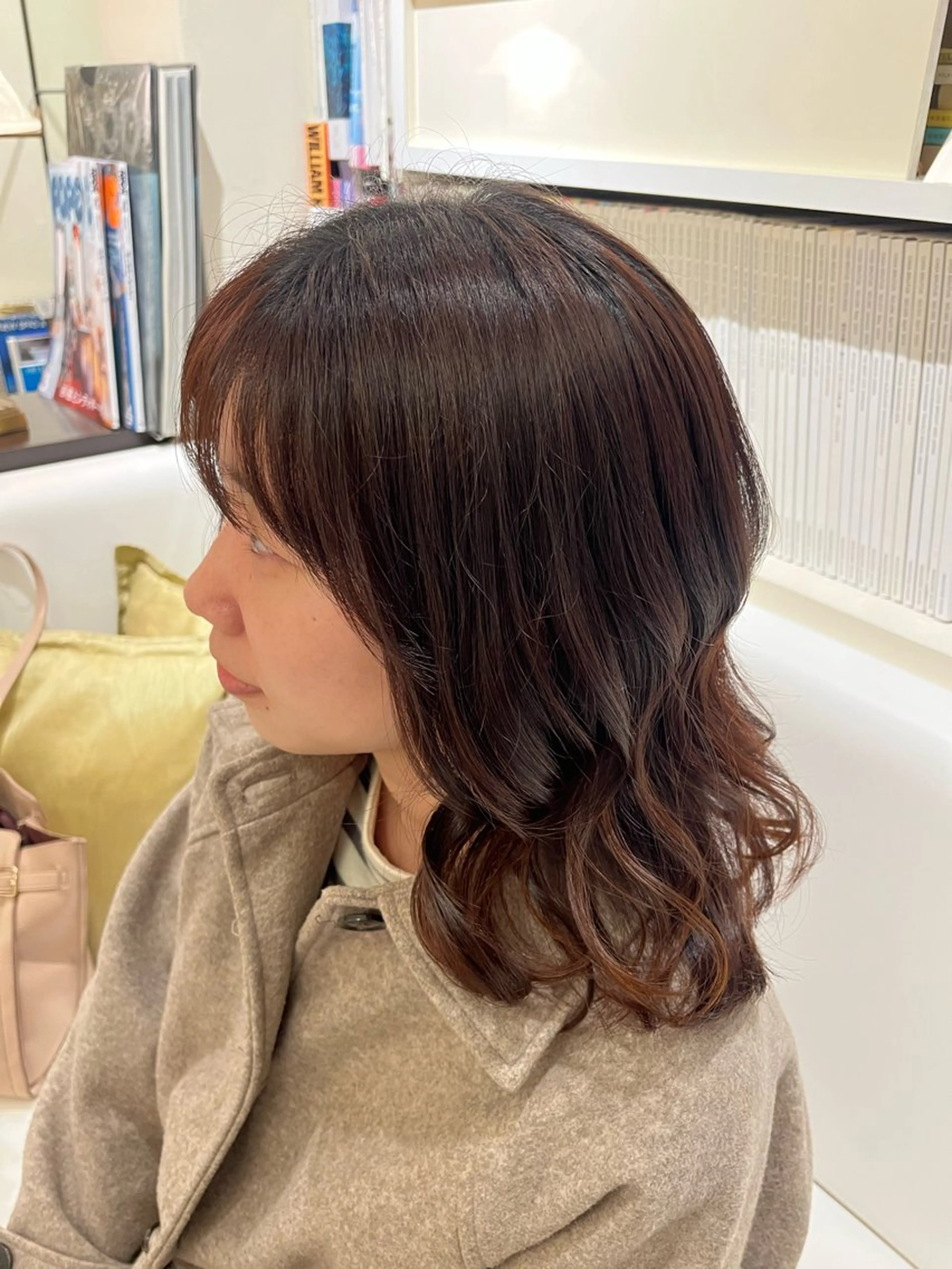 ミディアム 柴田 葉月のヘアスタイル