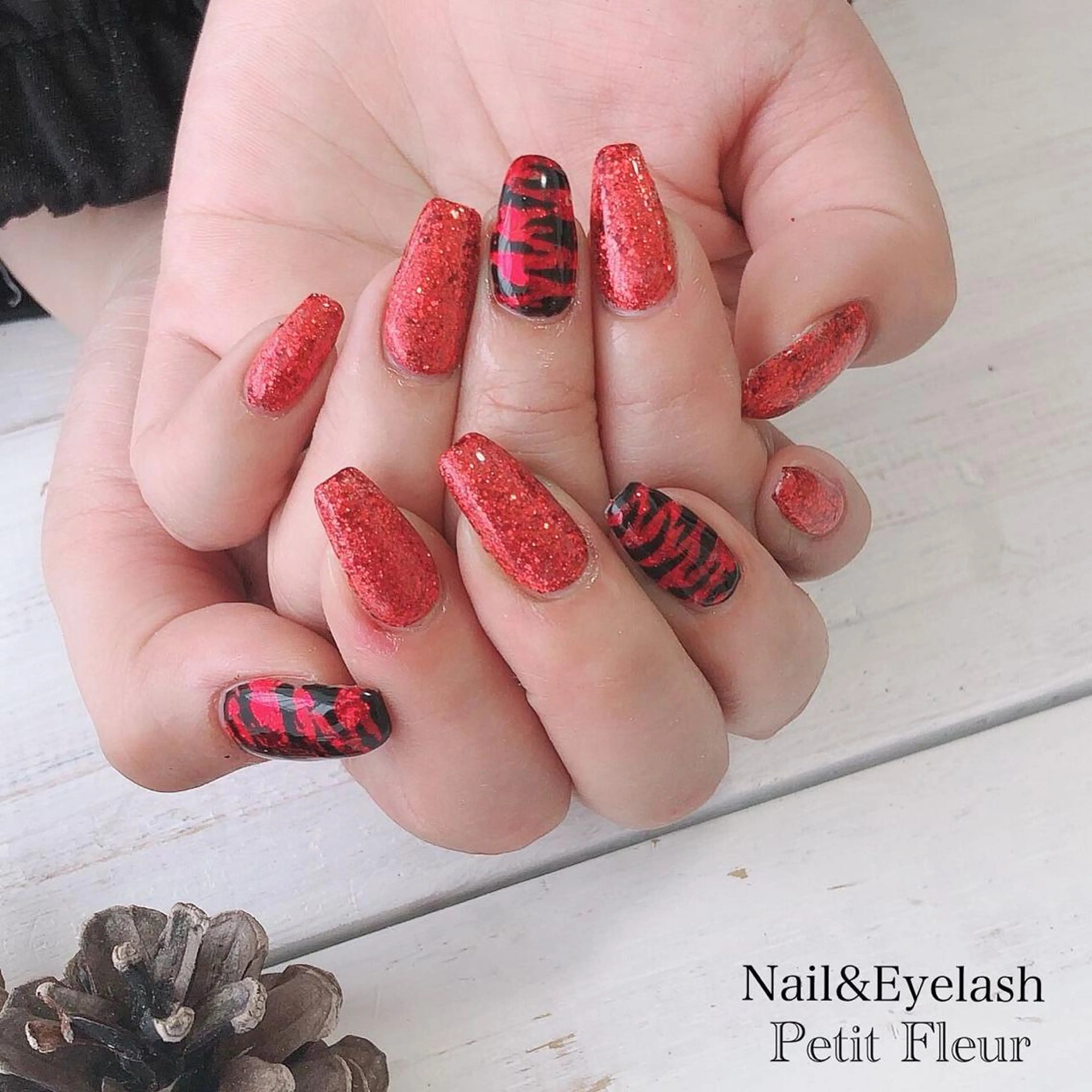 ネイル Petit Fleur所属・青柳 亜梨奈のマツエク・マツパデザイン