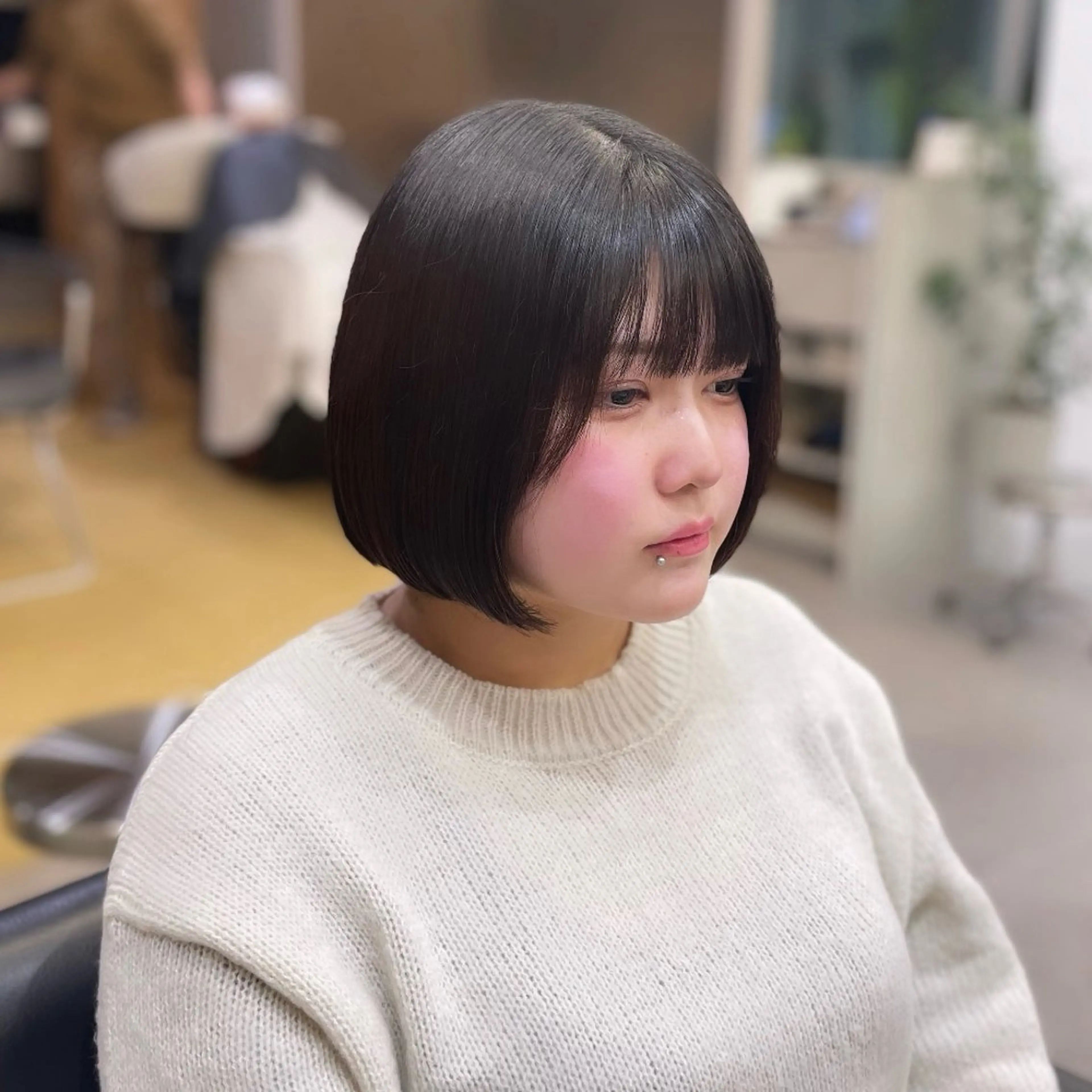 ショート ボブ カット Rui/透明感カラー 暖色/レイヤーカットのヘアスタイル