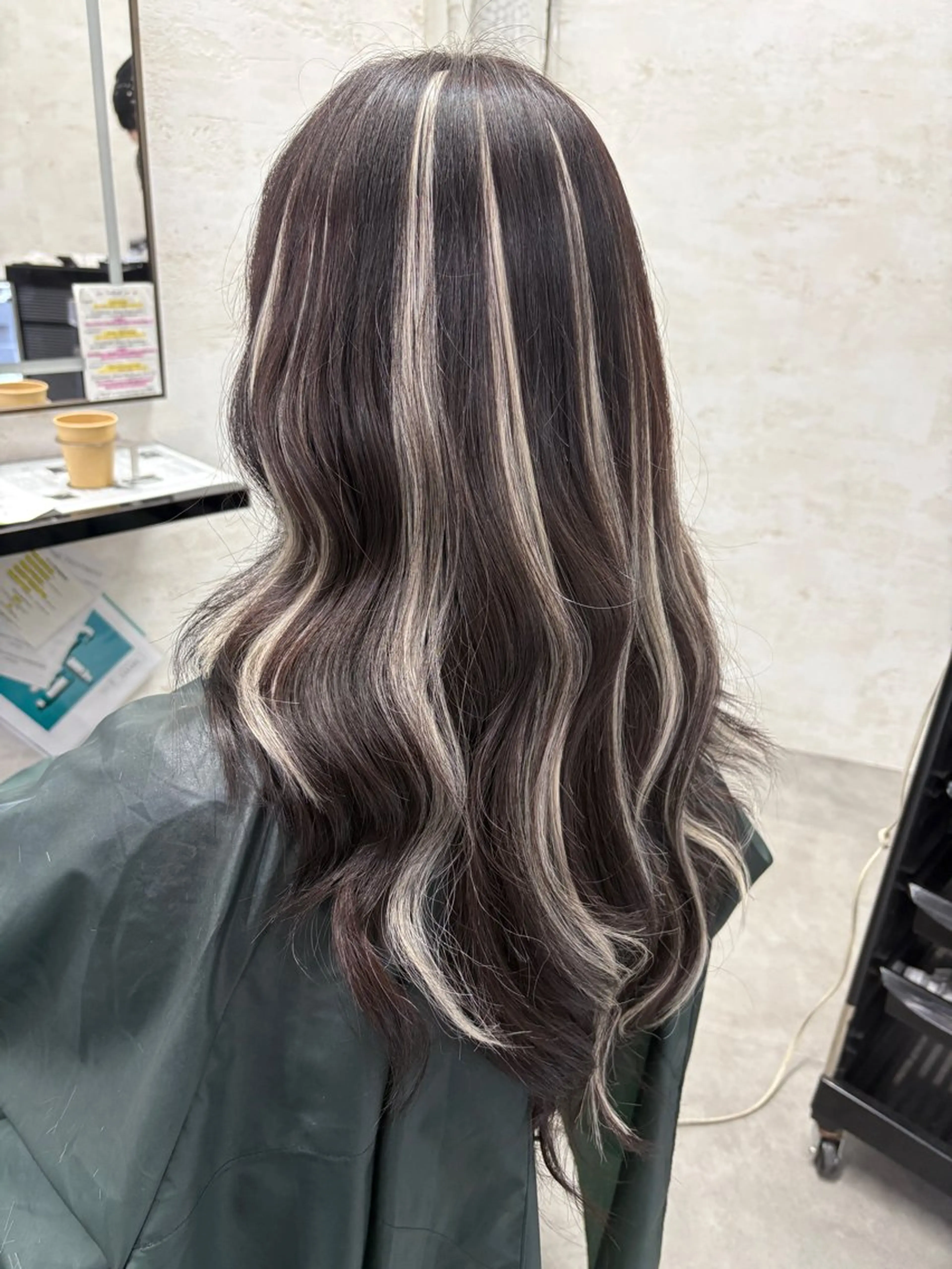 ロング エクステ ハイライト エクステ ブリーチなしカラー ダブルカラーエクステのヘアスタイル
