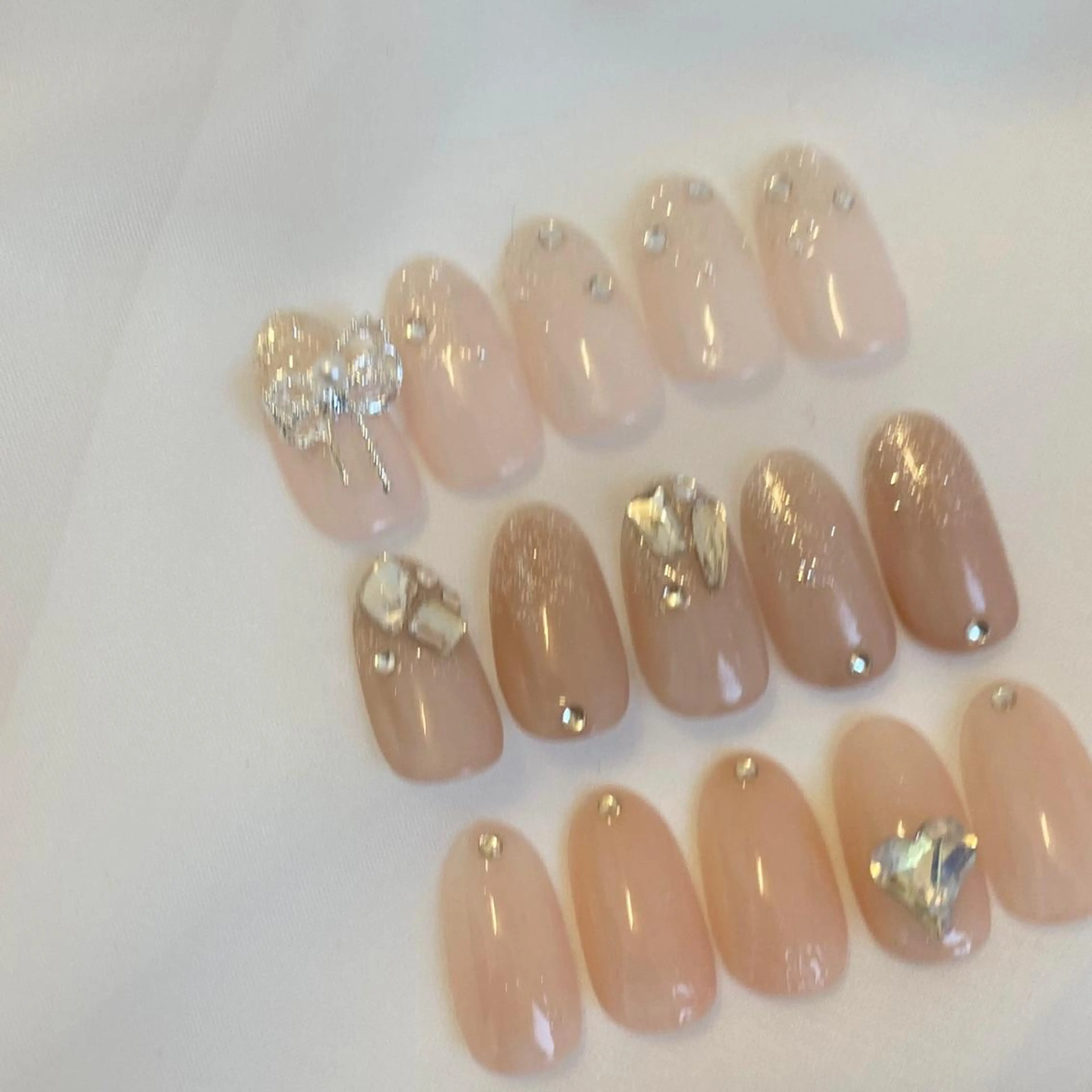 ネイル キラキラネイル 韓国ネイル ワンホンネイル h.ours _のネイルデザイン