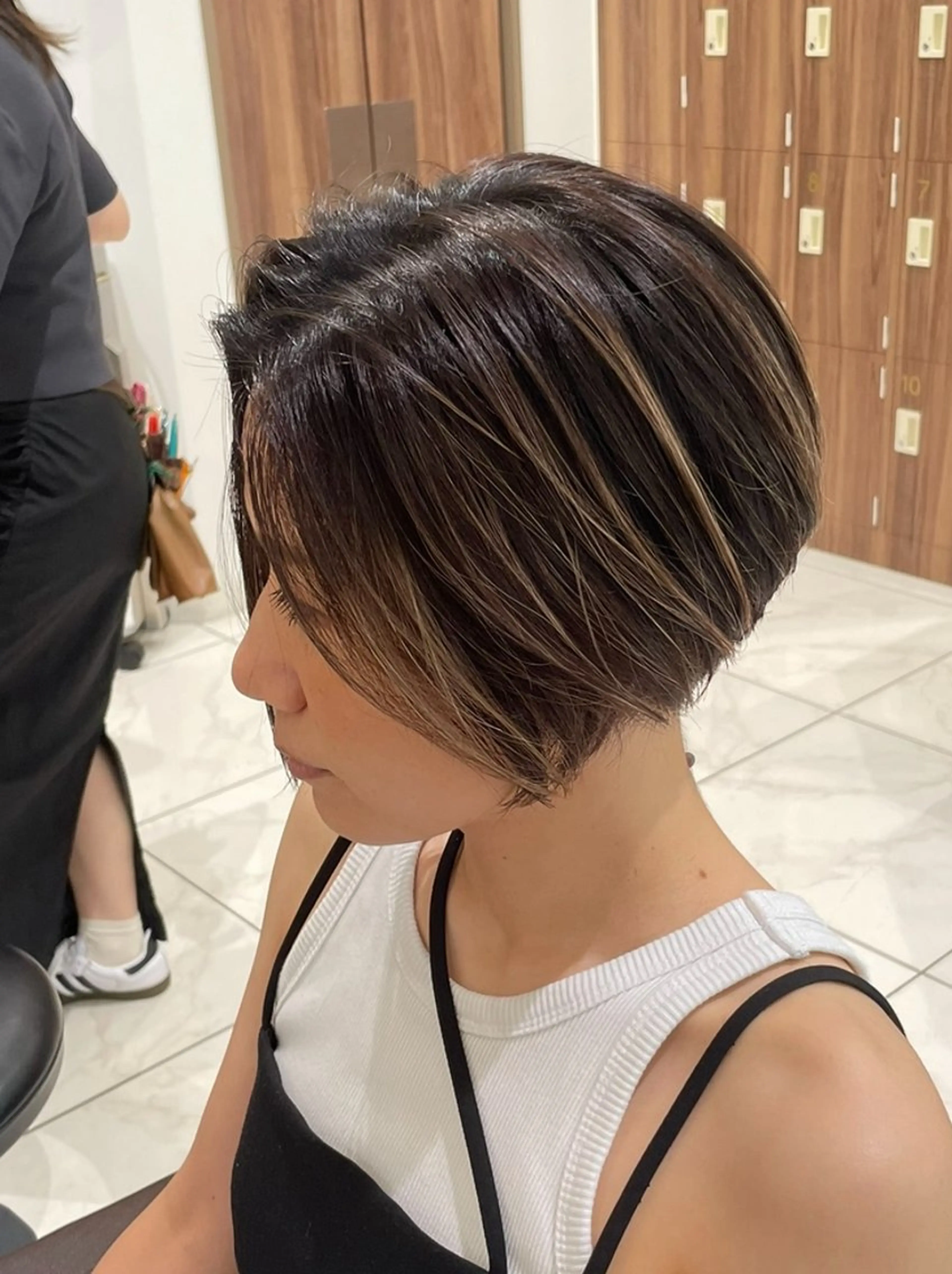 ショート カラー バレイヤージュ ハイライトカラー ハイライト レイヤーカット ヘアカラー 🇰🇷韓国ヘア★ 副店長.쿠리타⭐︎のヘアスタイル