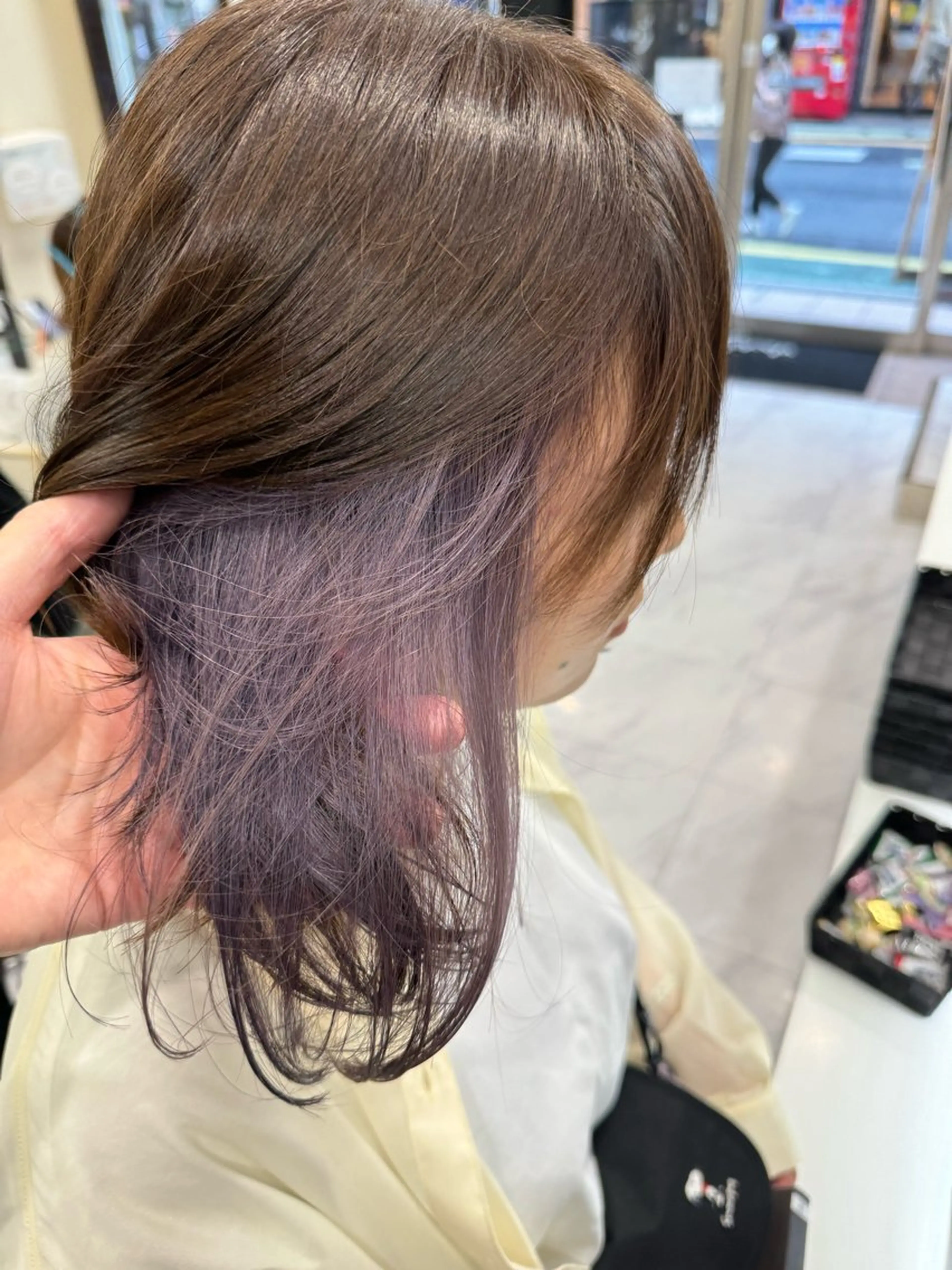 ミディアム カラー ヘアアレンジ 切りっぱなしボブ アッシュ アッシュブラウン ミストバング ブリーチ カット ヘアカラー トリートメント 目黒 碧人のヘアスタイル