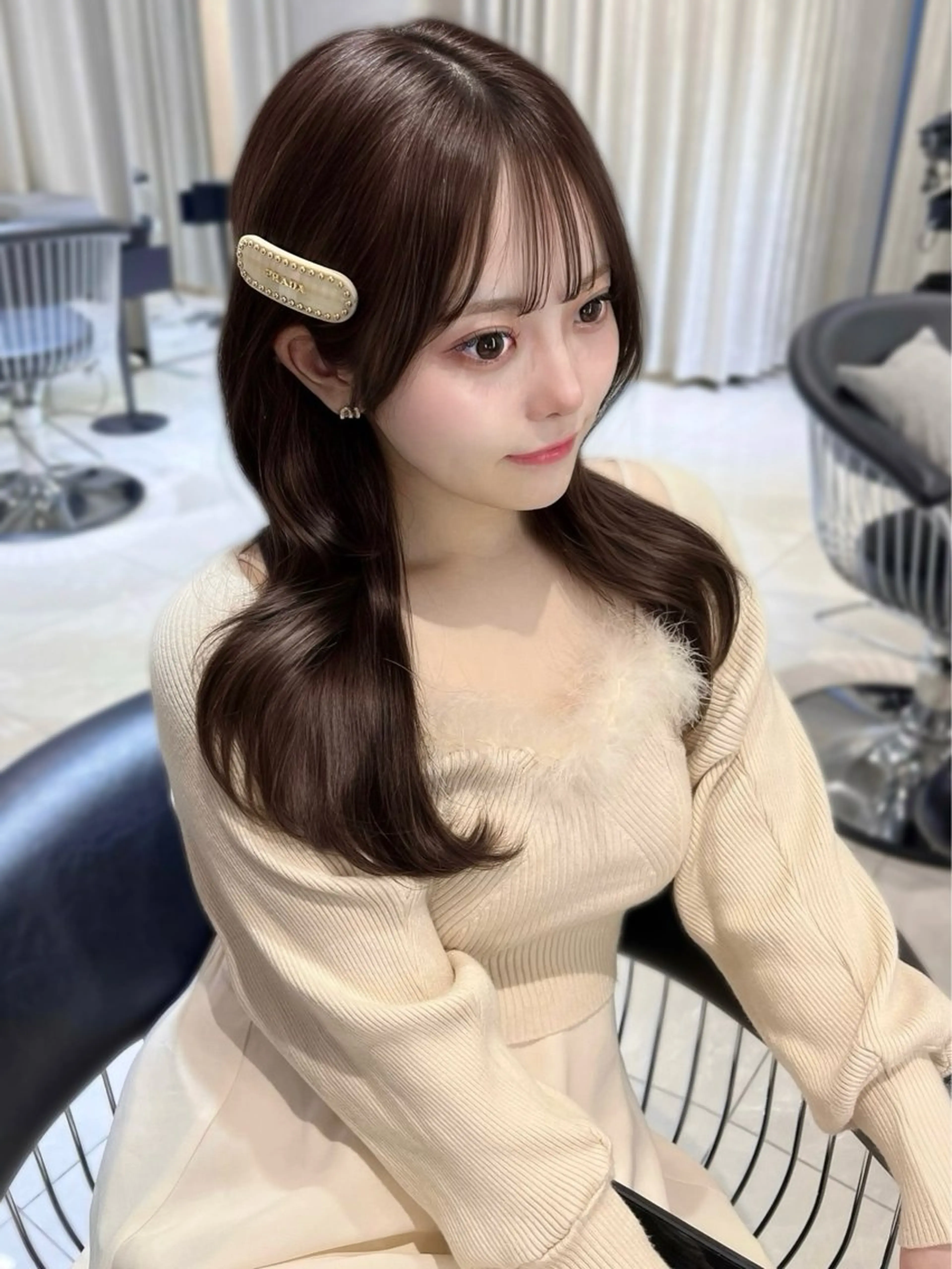 【🩶何度でも使える🩶】盛れる顔周りカット＋透明感カラー＋高保湿1stepグロストリートメント♡ロング料金なし🎀の写真