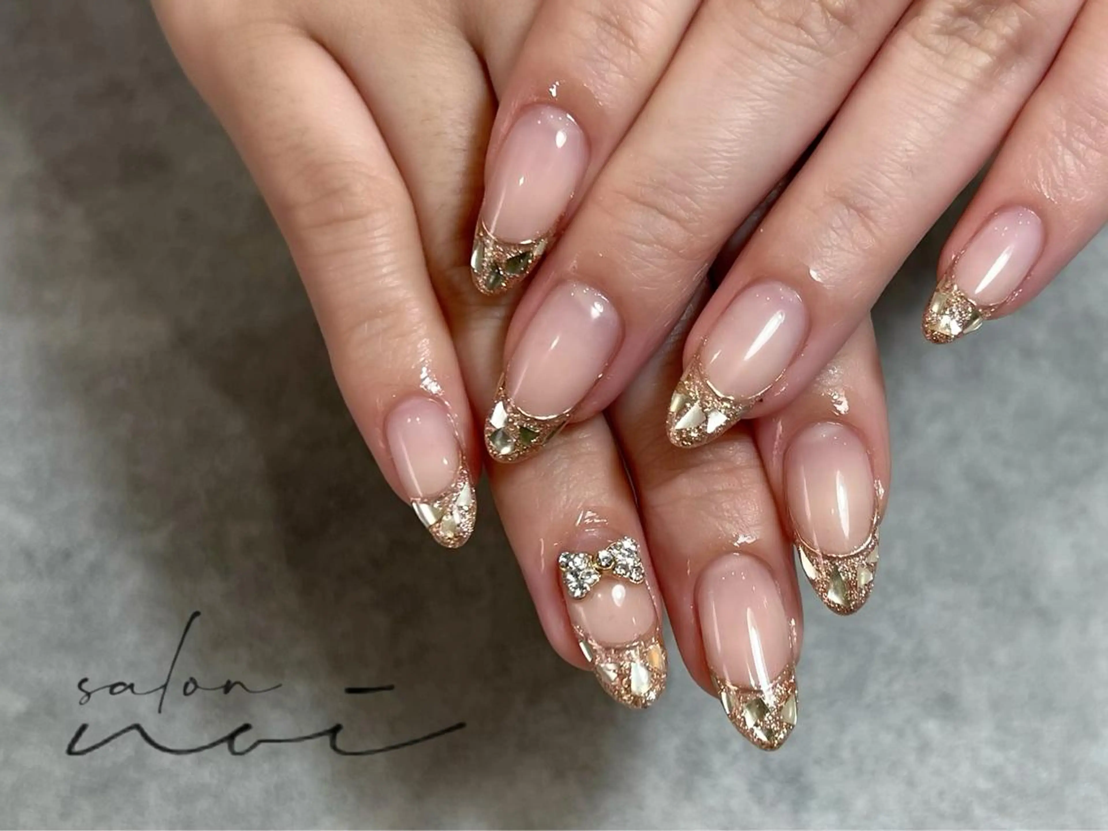 ネイル フレンチネイル ガラスフレンチ ゴールド ピンク ハンドネイル salon noiのネイルデザイン