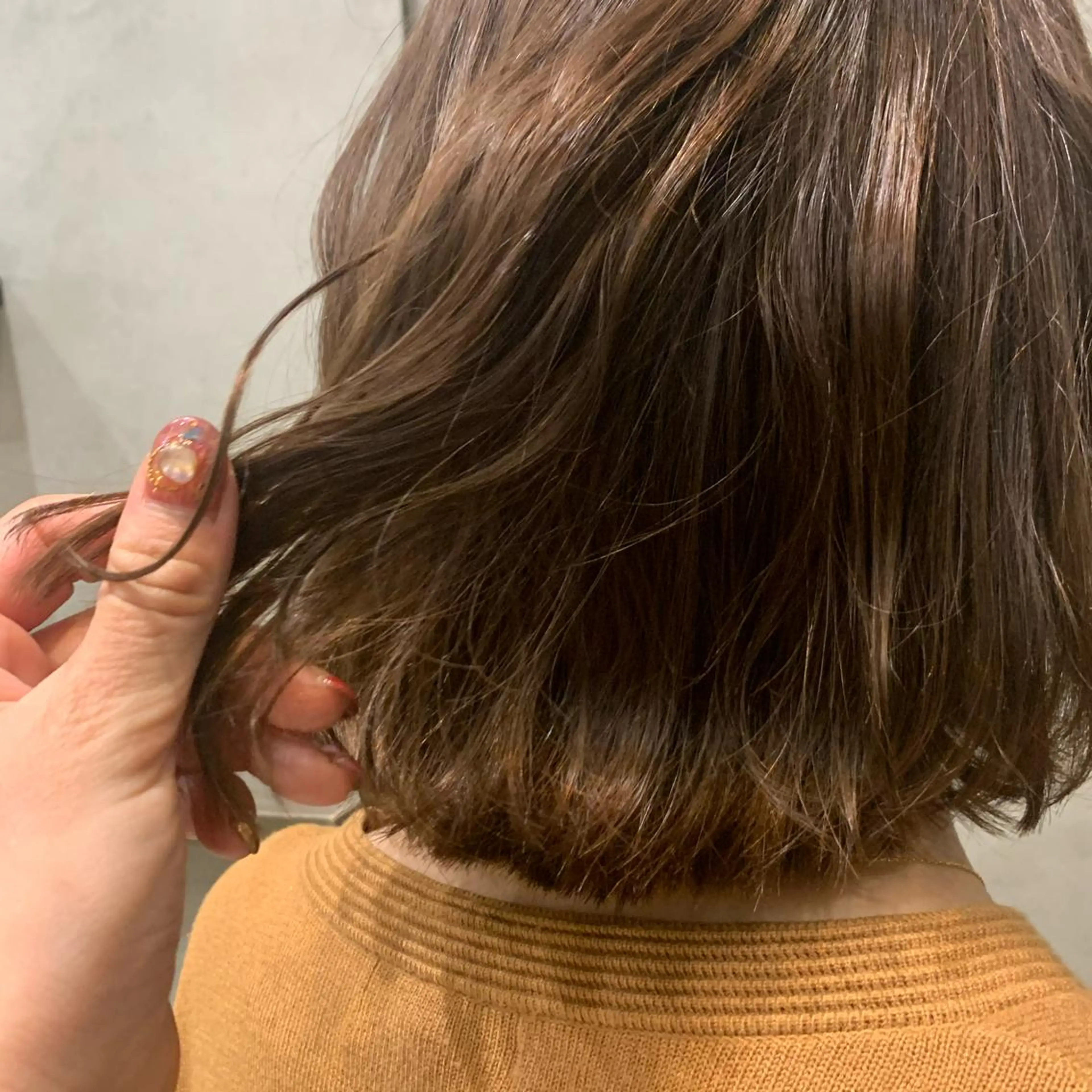 カラー ベージュカラー ボブ カット ヘアカラー 金田 ありさのヘアスタイル