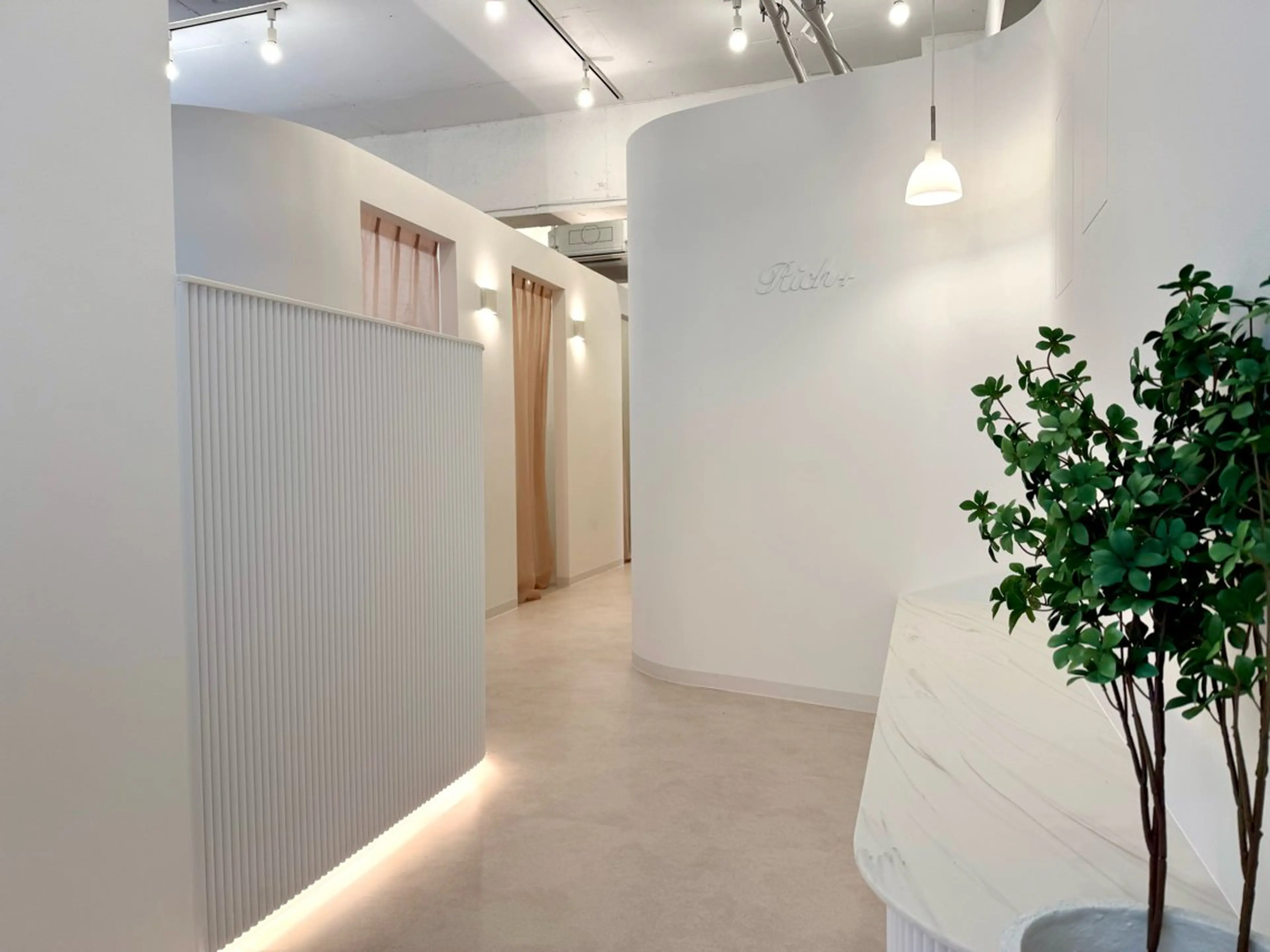 ネイル Rich+nail 🫧仙台🫧のネイルデザイン