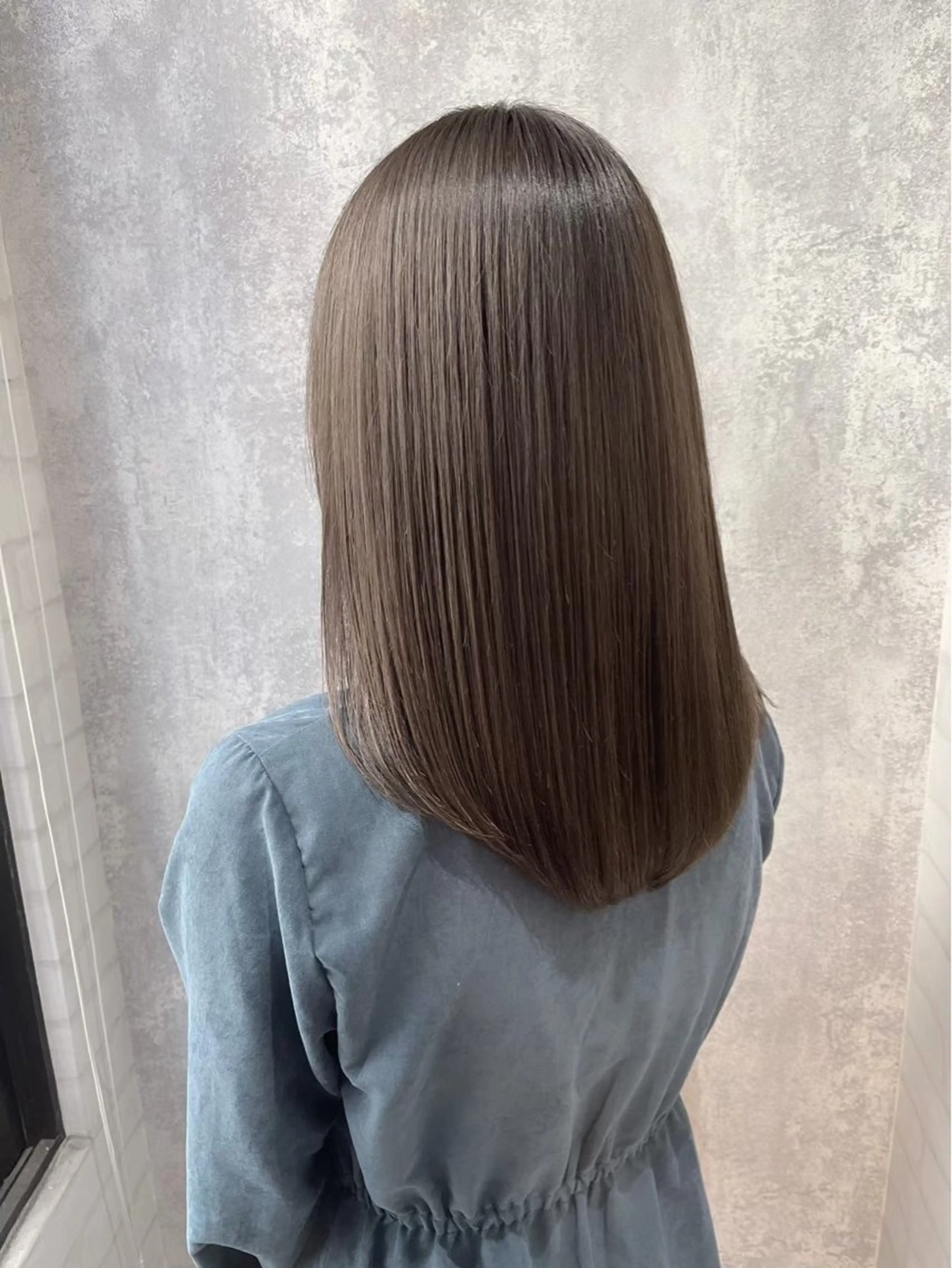 セミロング カラー Zina 蓮/博多 /艶髪/髪質改善特化のヘアスタイル