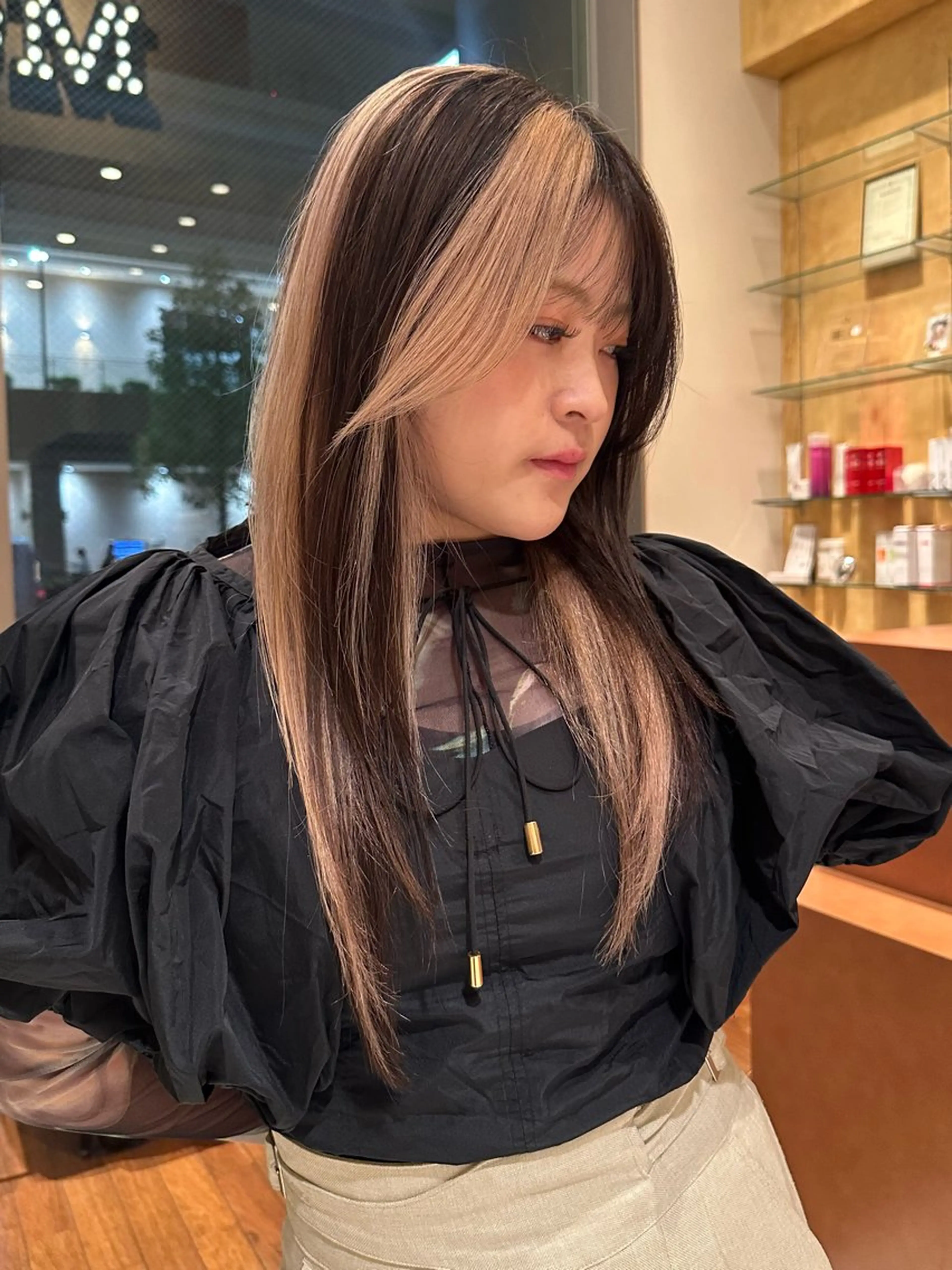 ロング カラー ブリーチ ルナ｜縮毛矯正 ×デザインカラー🥝のヘアスタイル