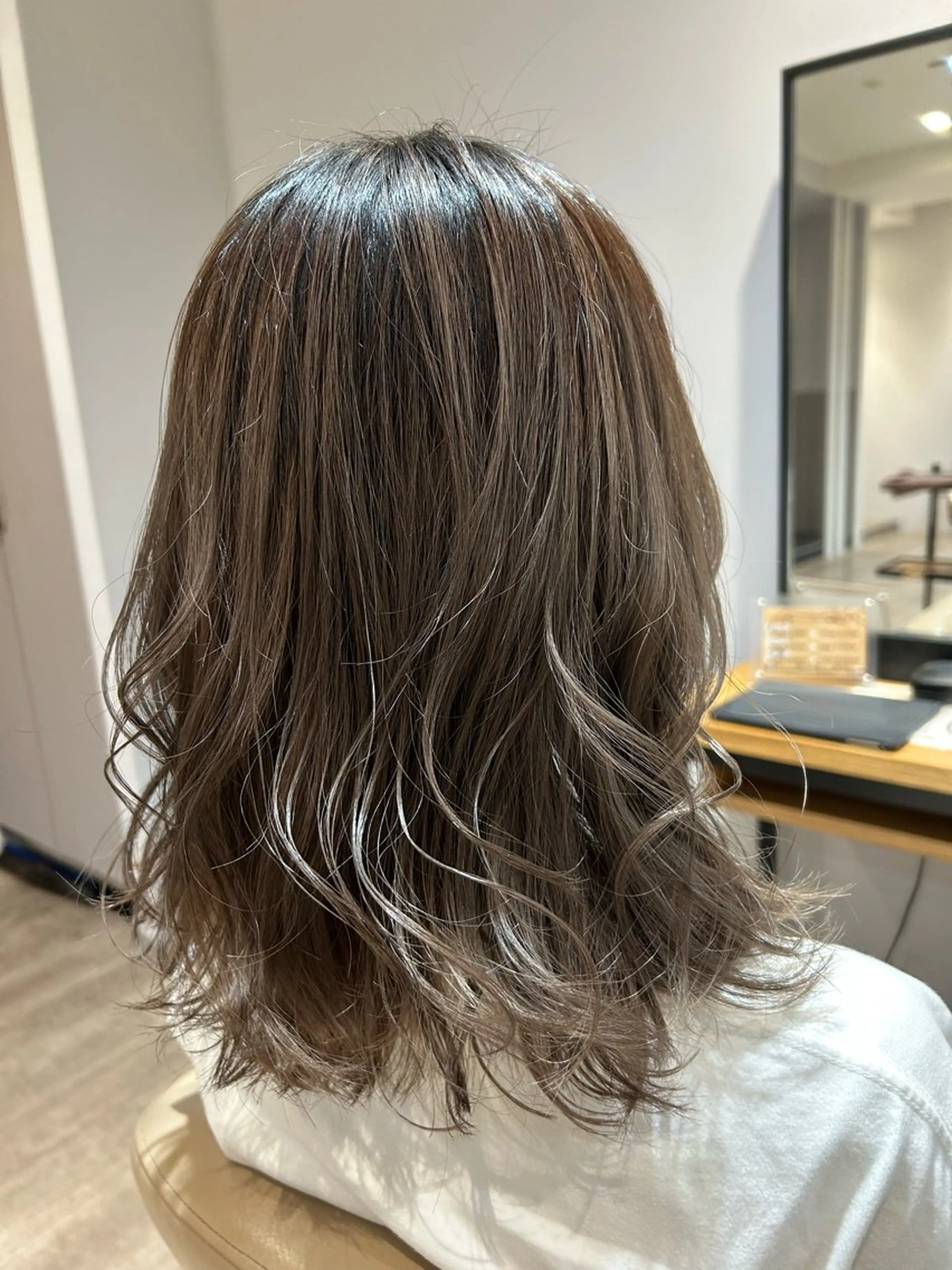 カラー 野村 ゆいのヘアスタイル