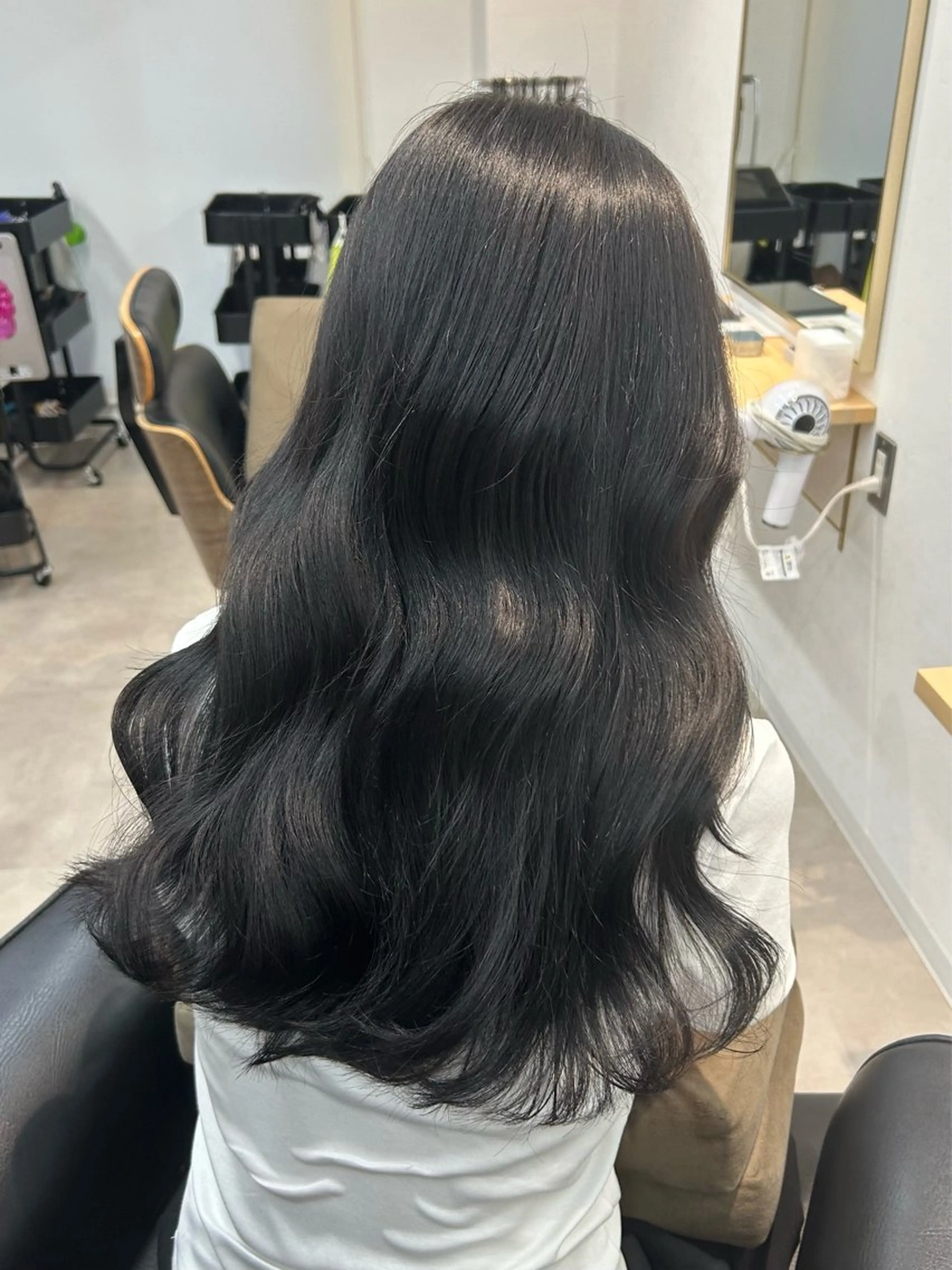 セミロング カラー グレージュ カット ヘアカラー トリートメント 艶カラー/レイヤー/ ハイトーン/まなみのヘアスタイル