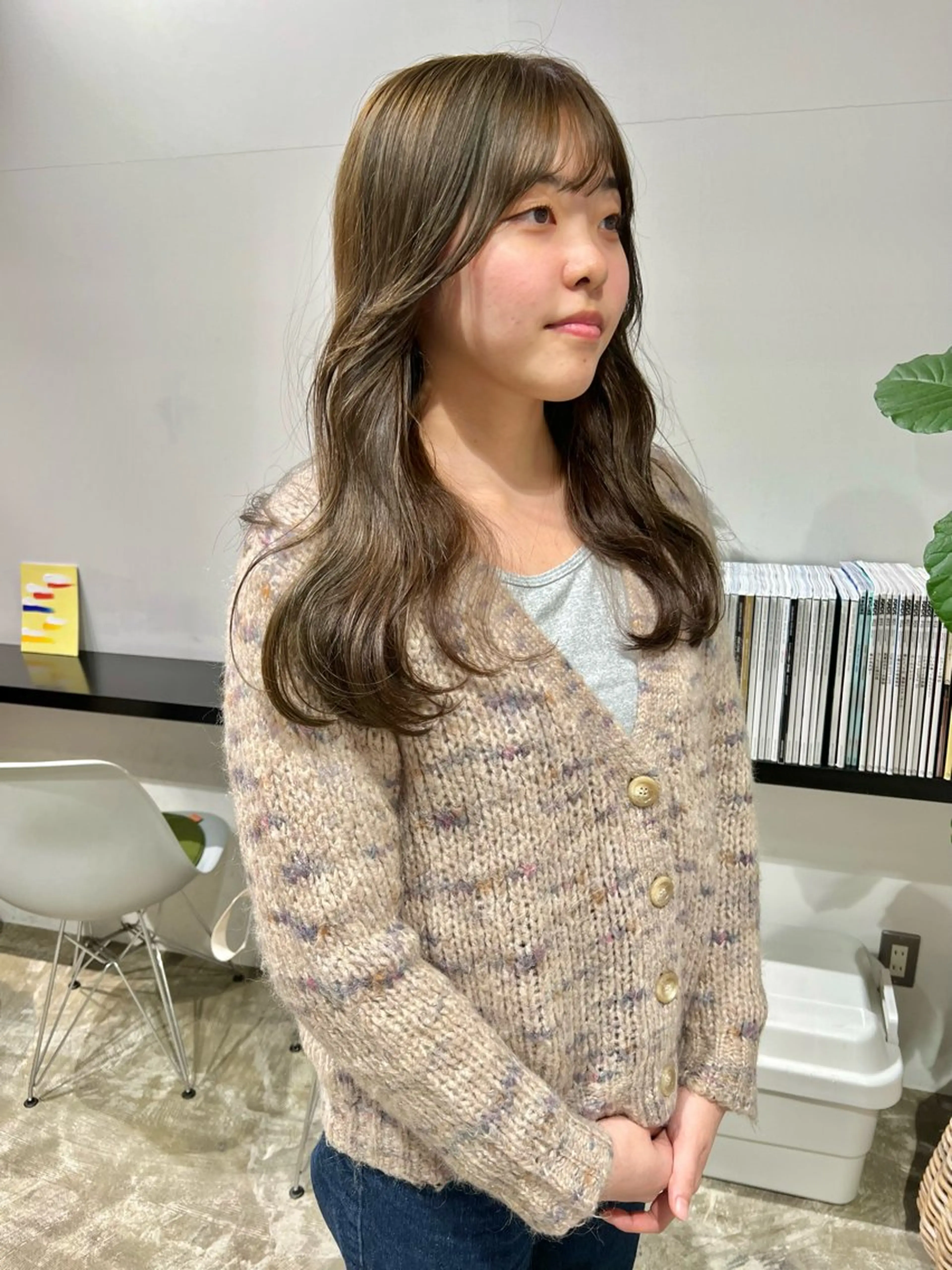 ロング カット ヘアカラー 石井 菜々のヘアスタイル